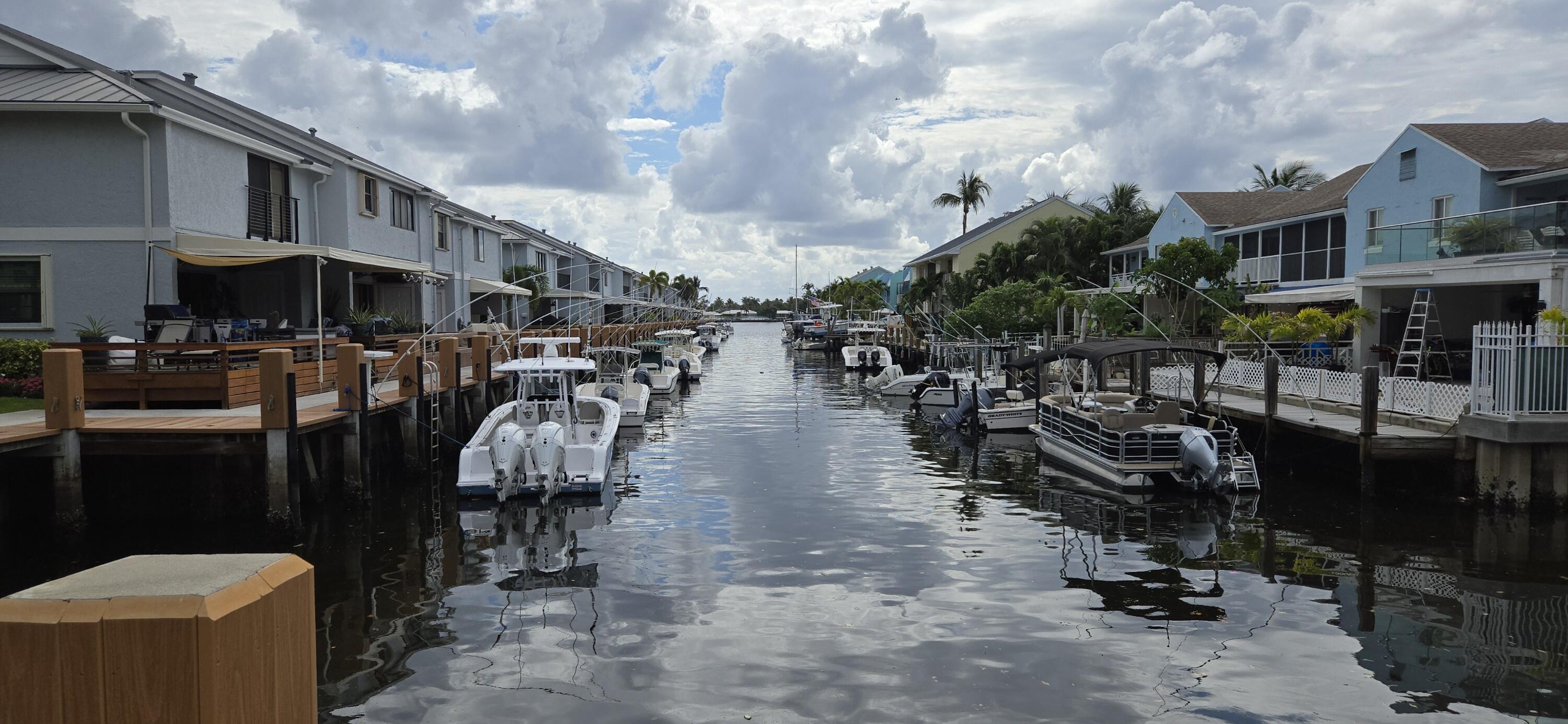 LAKE WORTH MARINER VLG - Residential