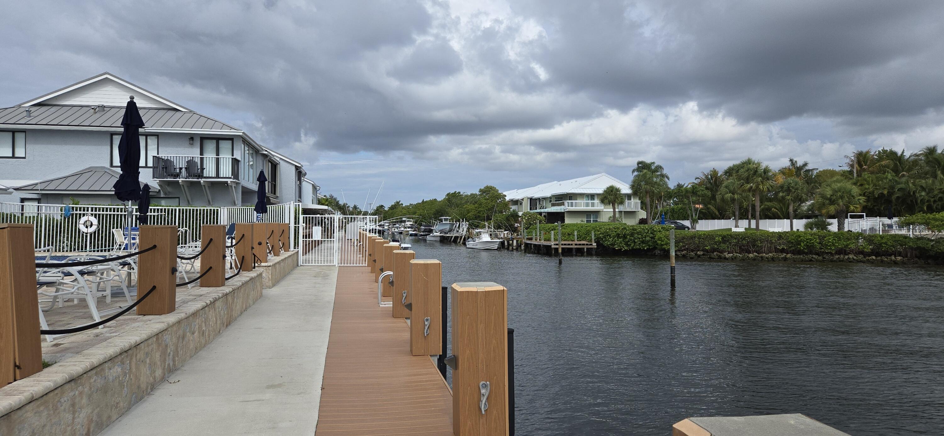 LAKE WORTH MARINER VLG - Residential