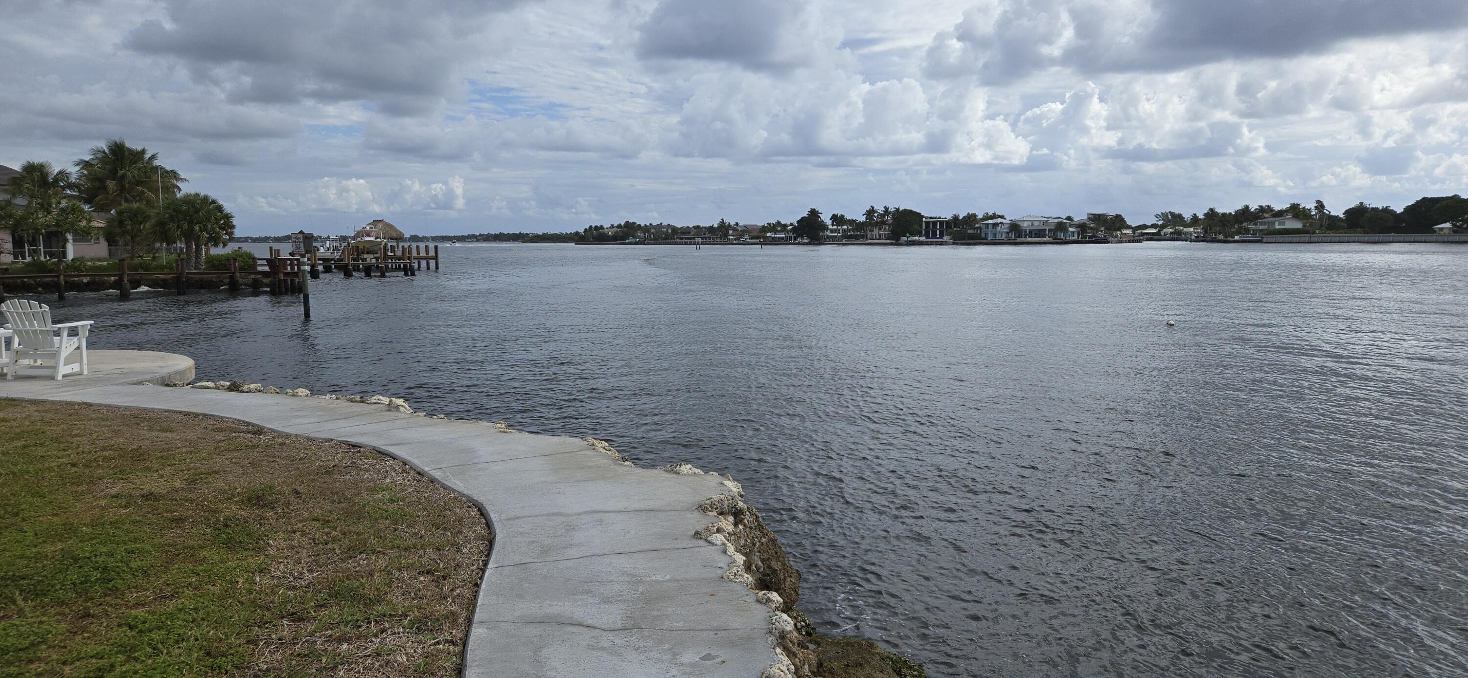 LAKE WORTH MARINER VLG - Residential
