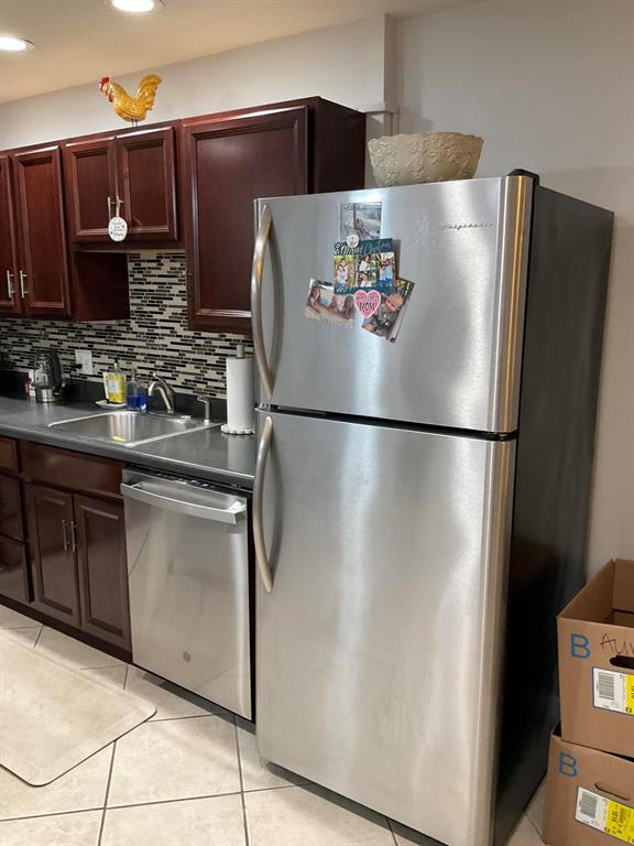 Palm Lake 1 Condo - Residential