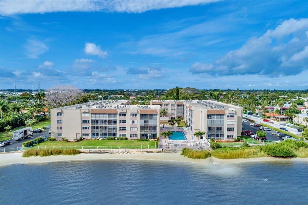 Palm Lake 1 Condo - Residential