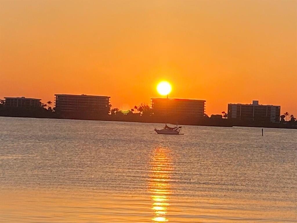 Palm Lake 1 Condo - Residential