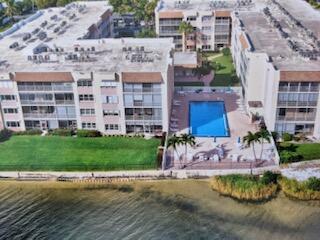 Palm Lake 1 Condo - Residential