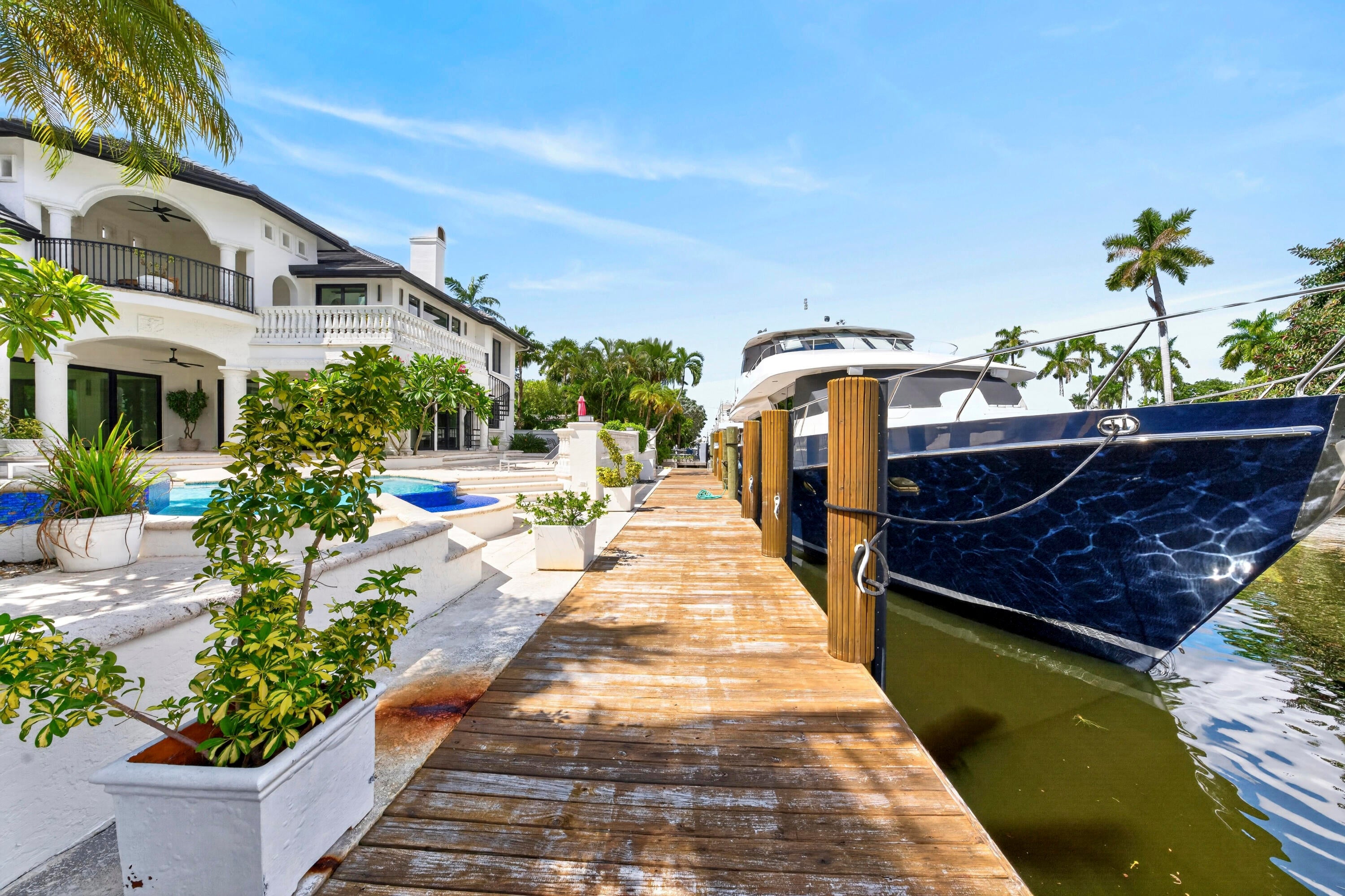 2561 LUCILLE Drive