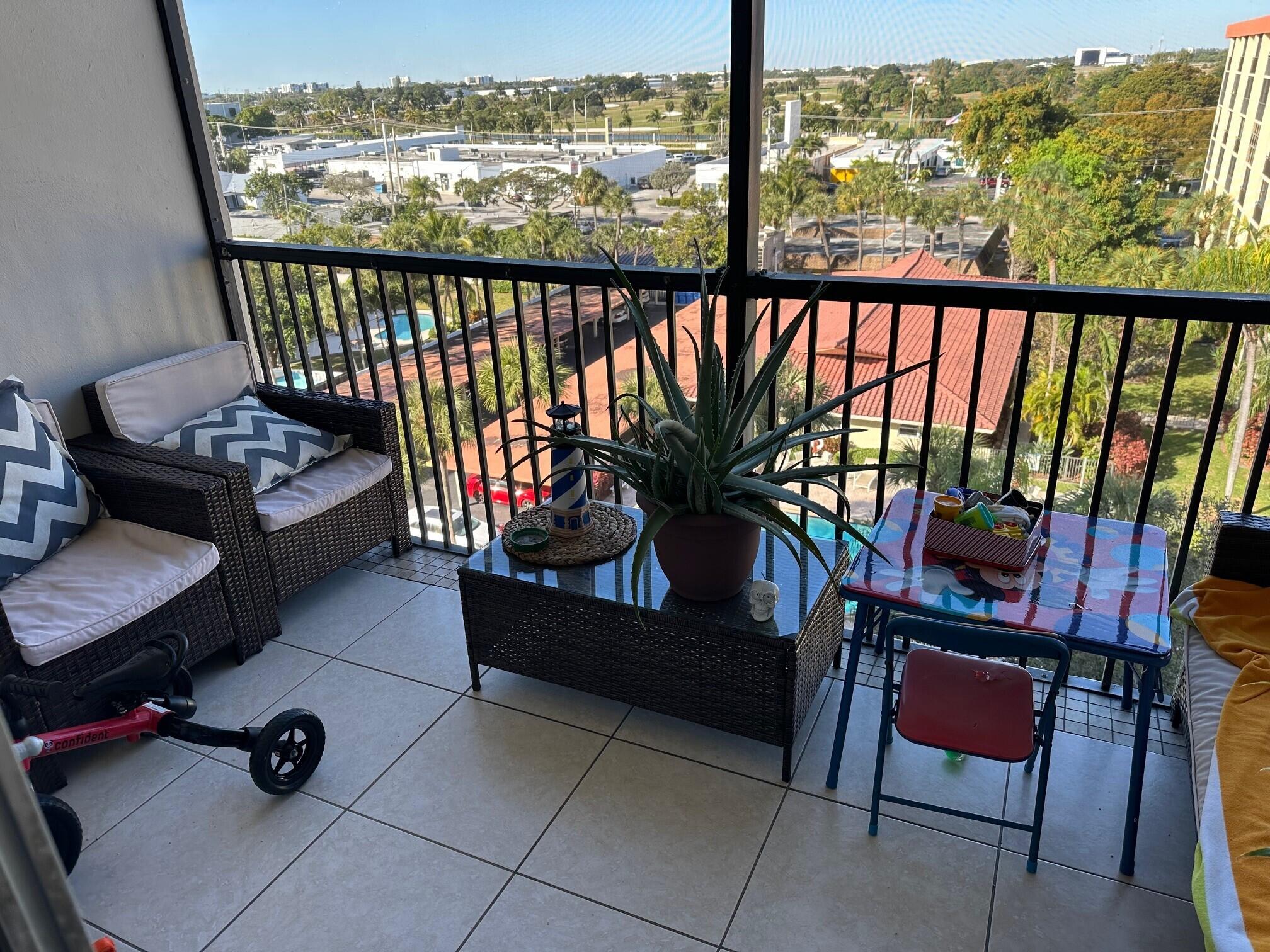 2350 NE 14th St Causeway 715