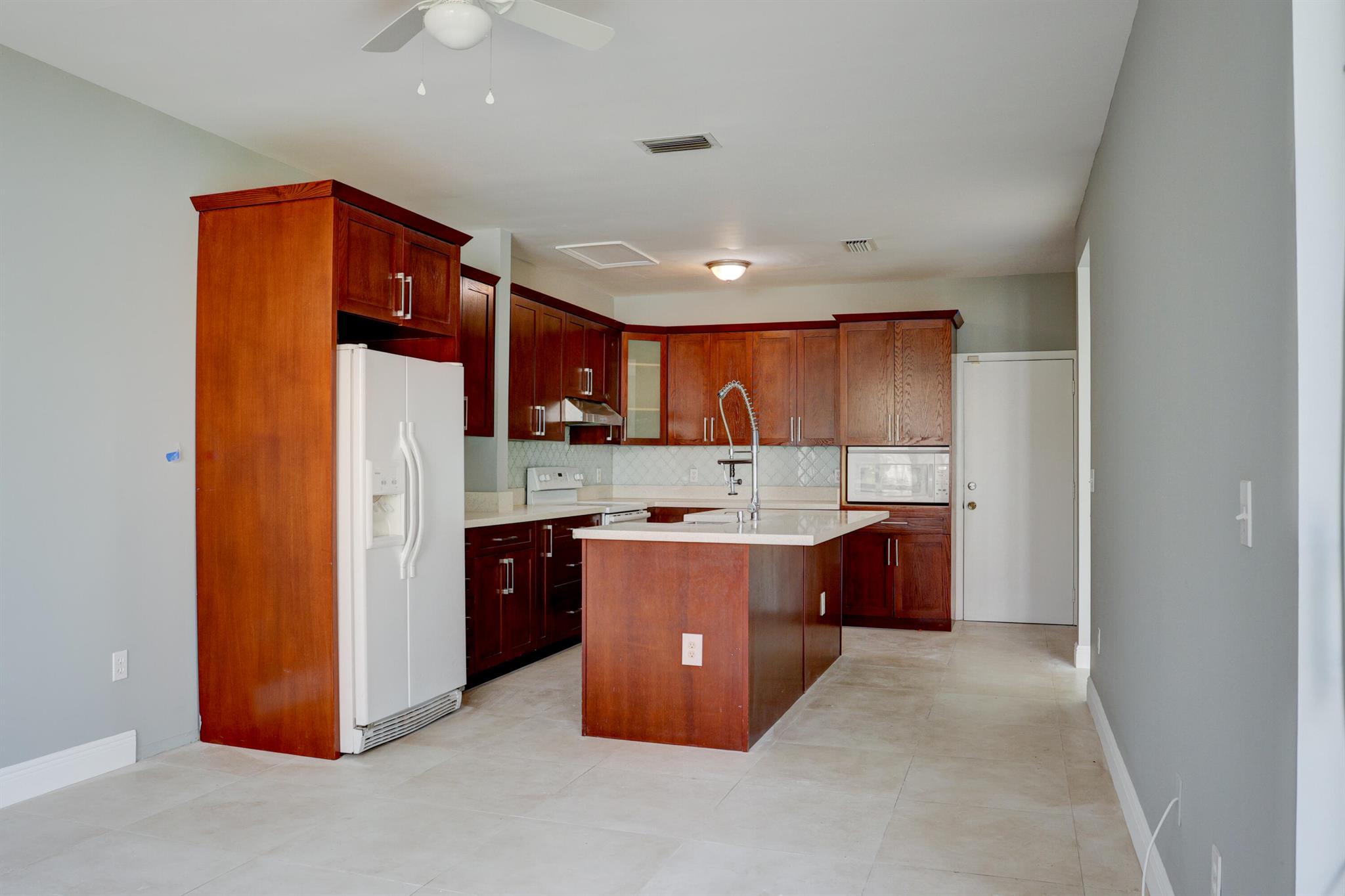 TOWNGATE - Residential Lease