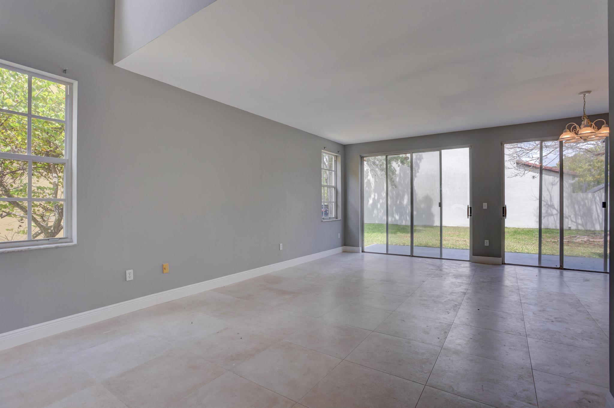 TOWNGATE - Residential Lease