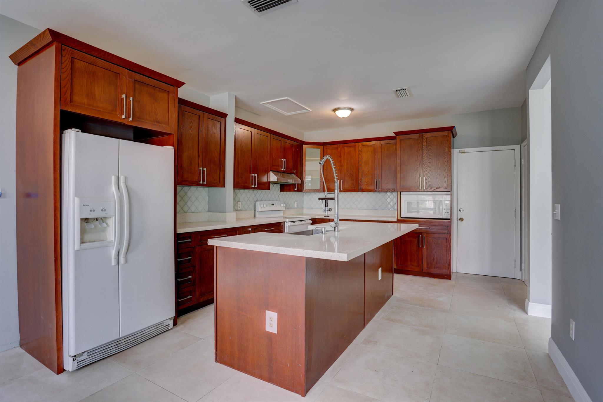 TOWNGATE - Residential Lease