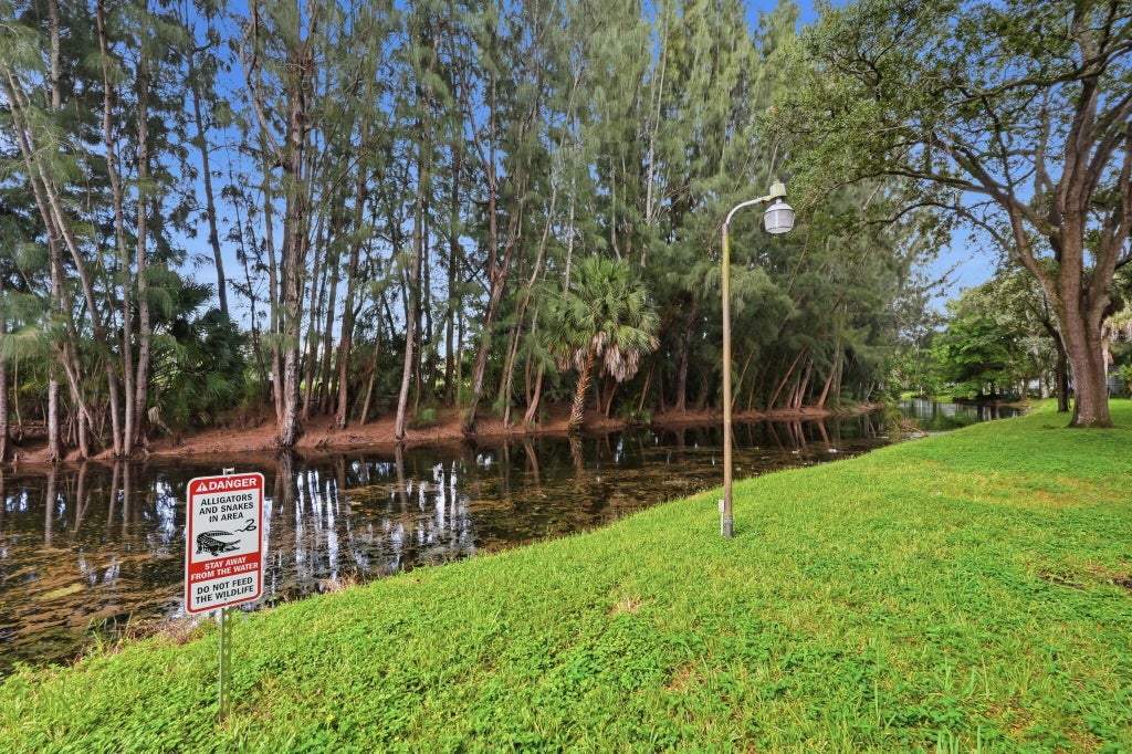 Photo of 430 COMMODORE Drive #314, Plantation, FL 33325 (MLS # B26072848)