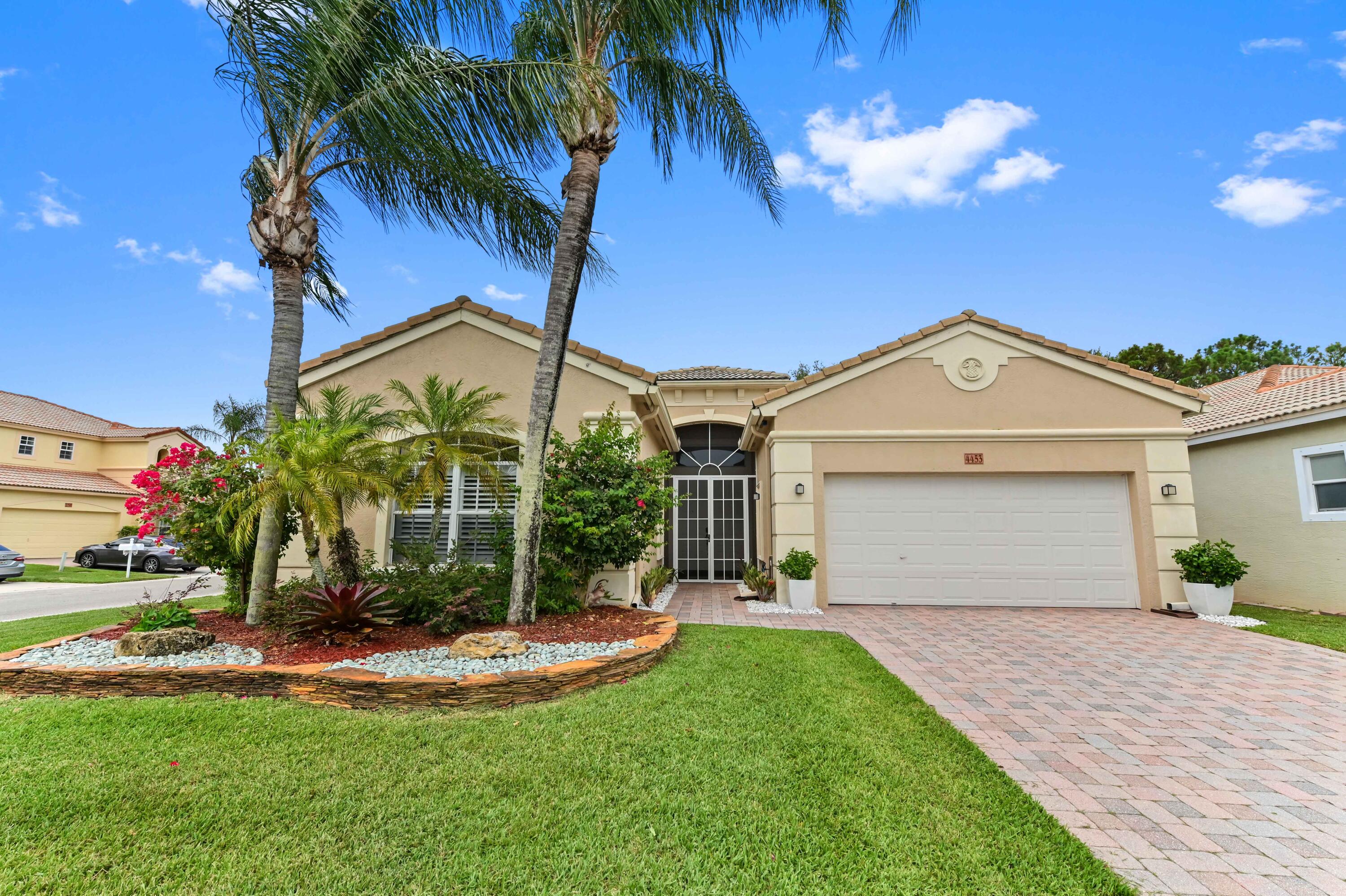 ANDROS ISLE - Residential