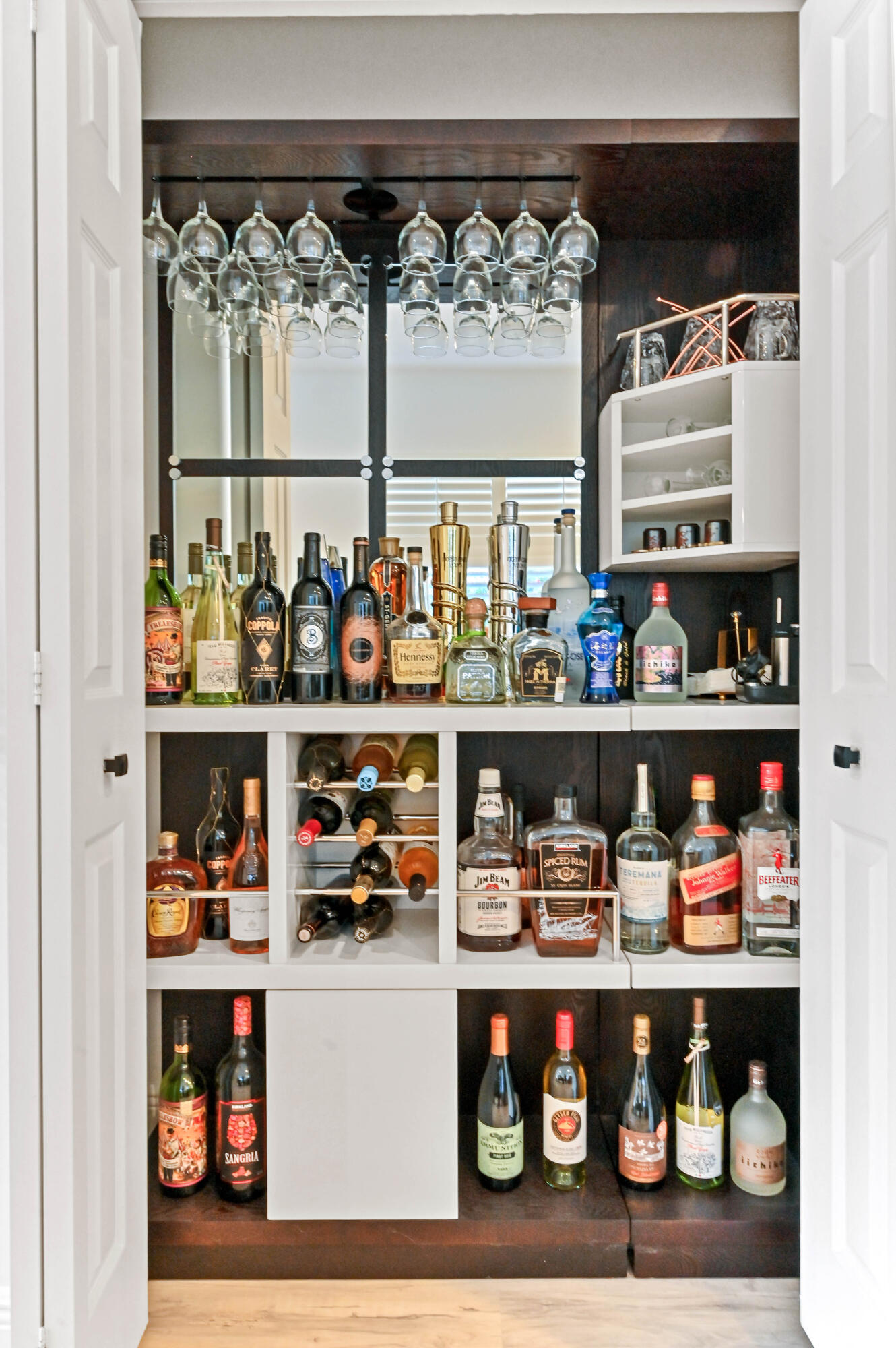 ANDROS ISLE - Residential