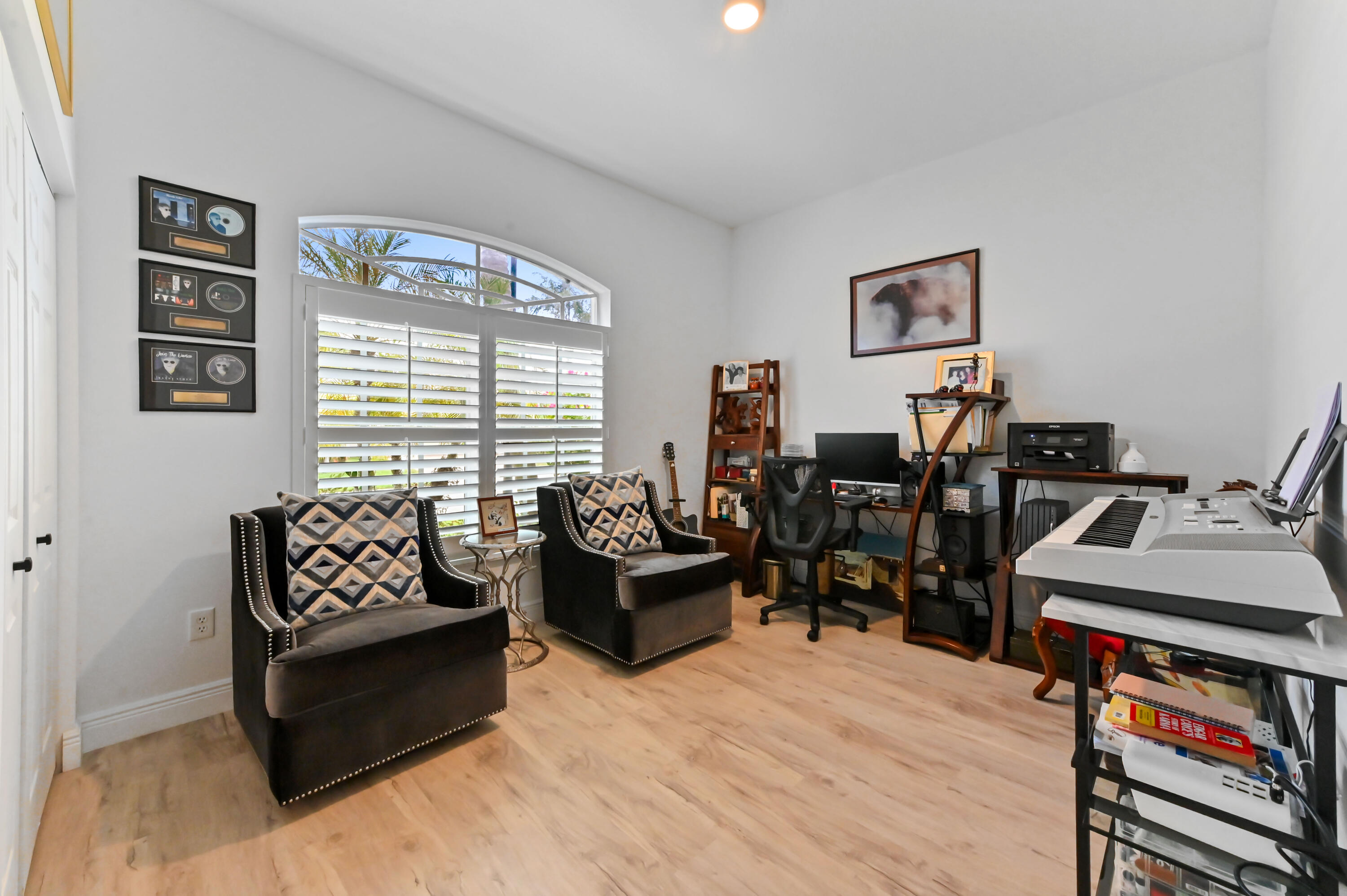 ANDROS ISLE - Residential