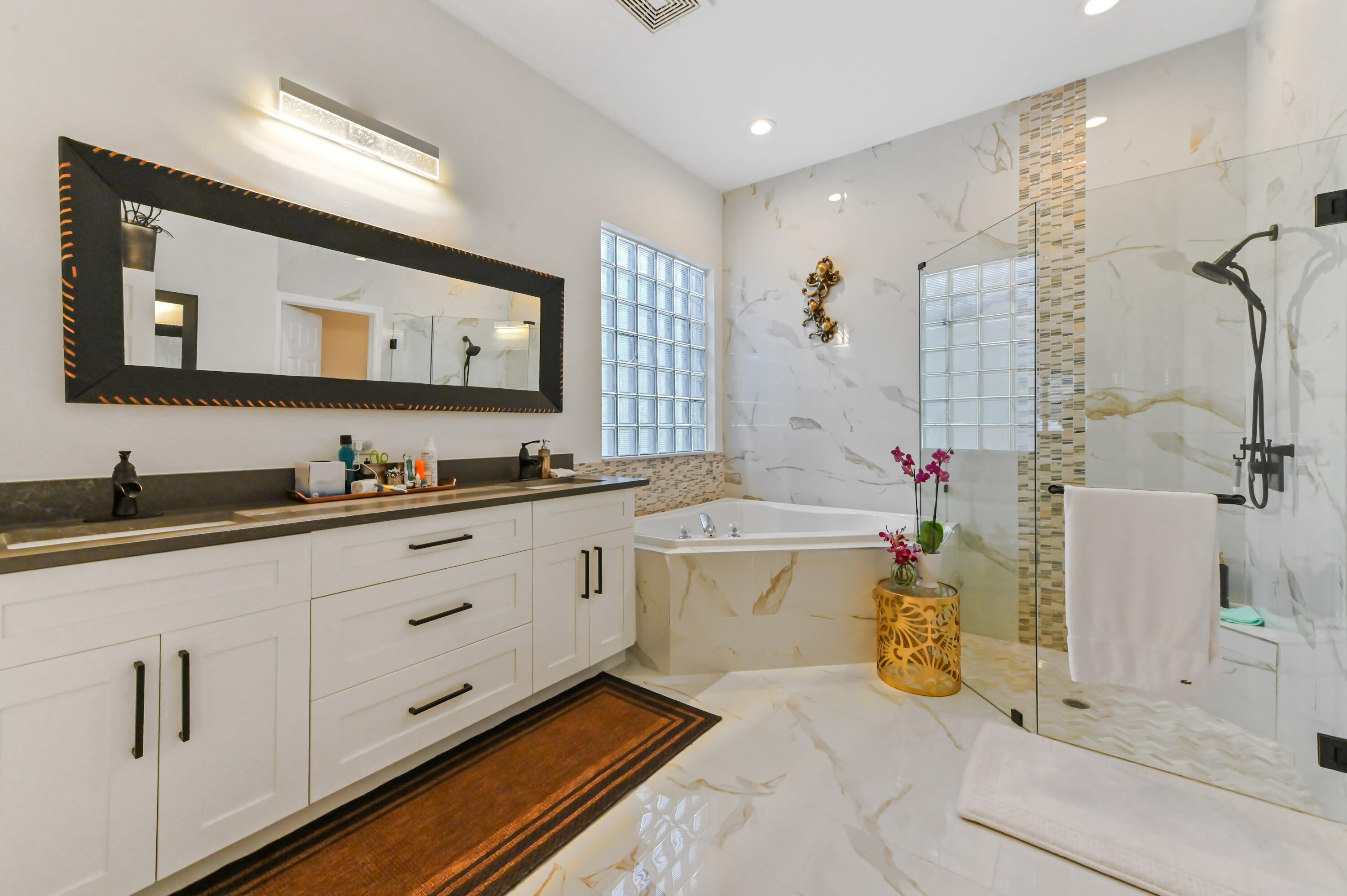 ANDROS ISLE - Residential