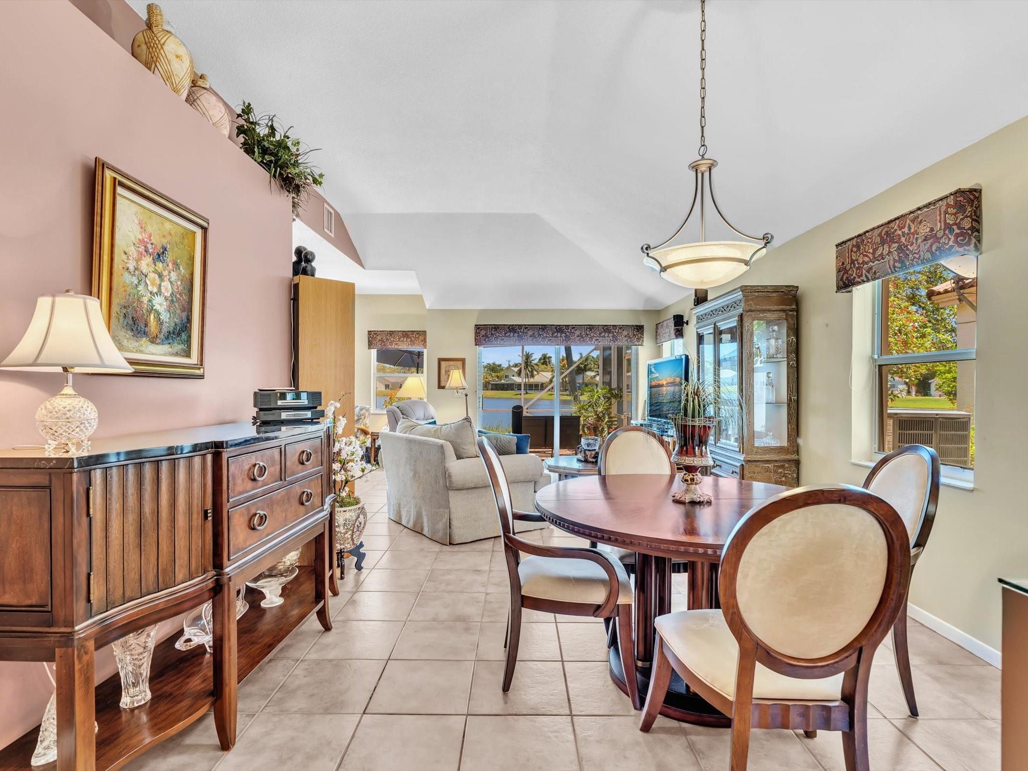 8895 Lake Park Cir