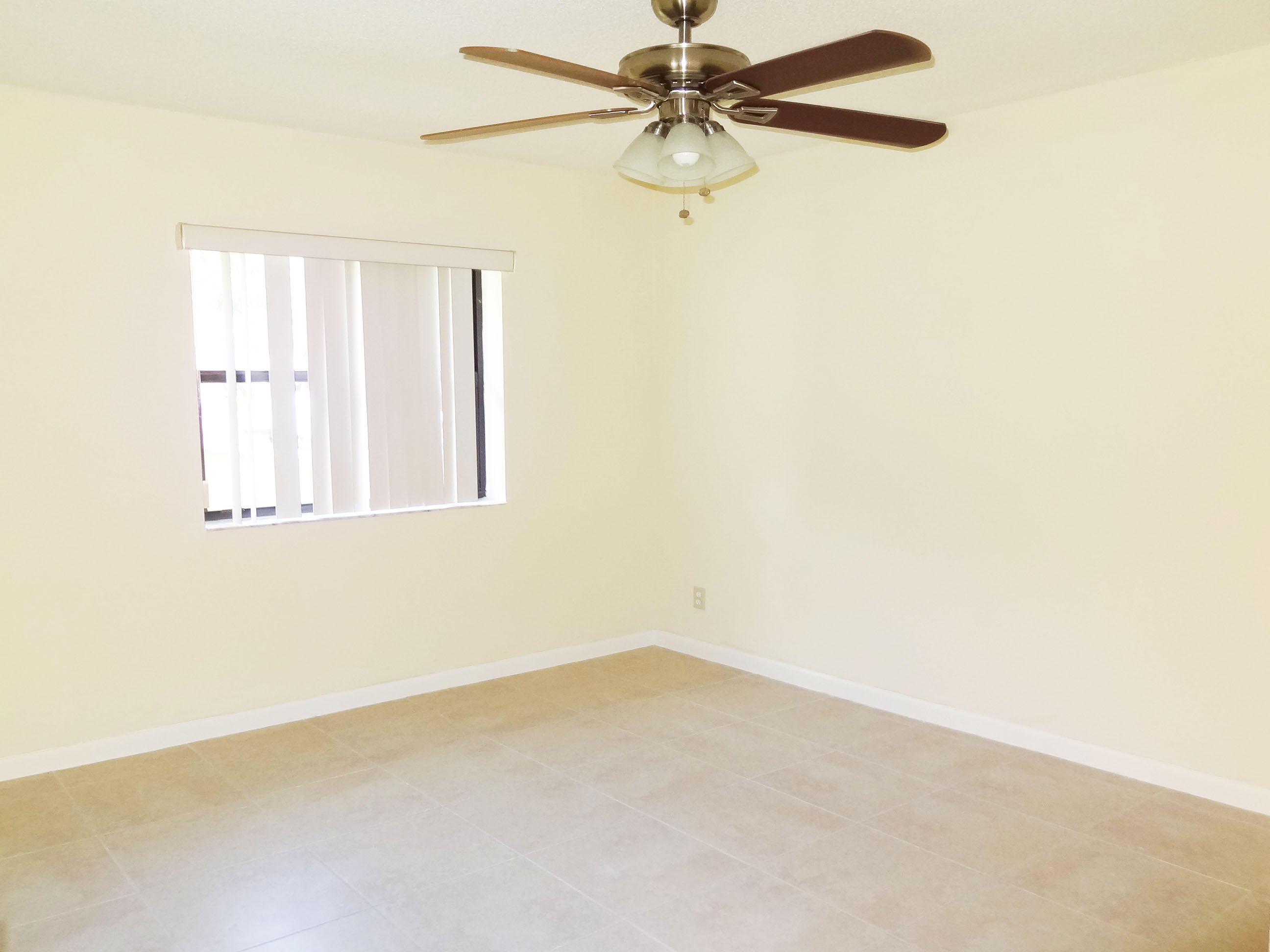 COUNTRY FAIR - Residential Lease