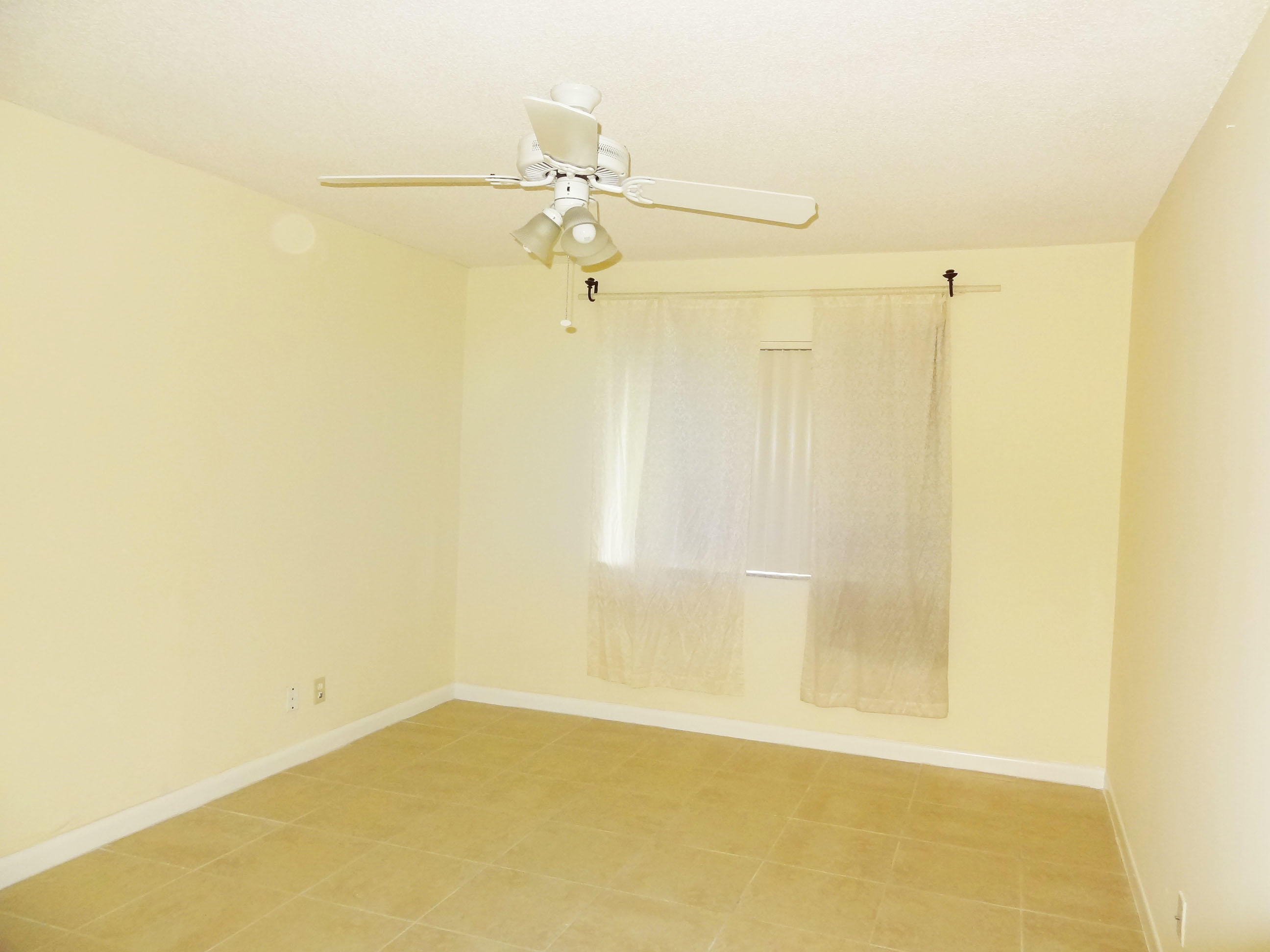 COUNTRY FAIR - Residential Lease