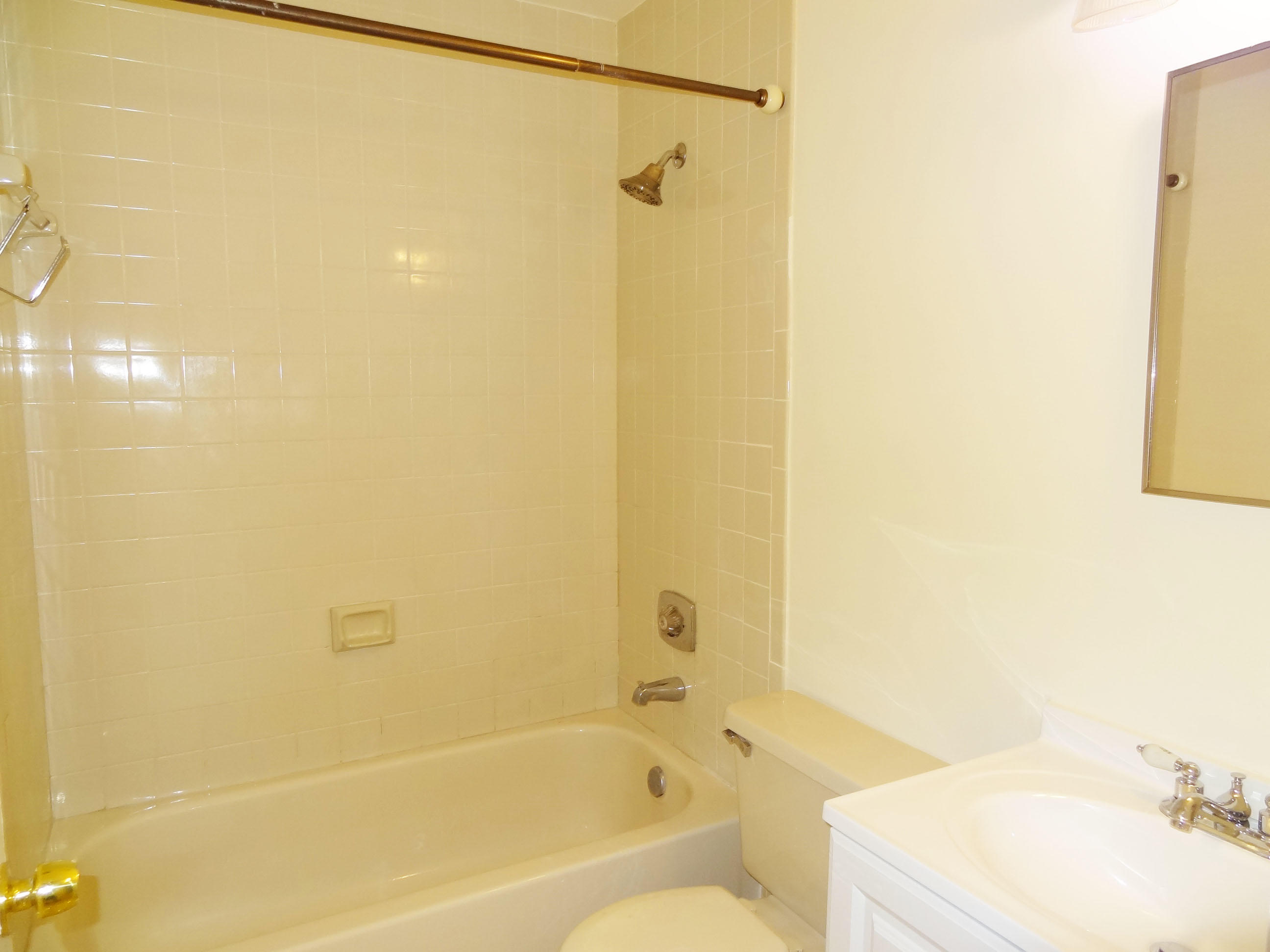 COUNTRY FAIR - Residential Lease