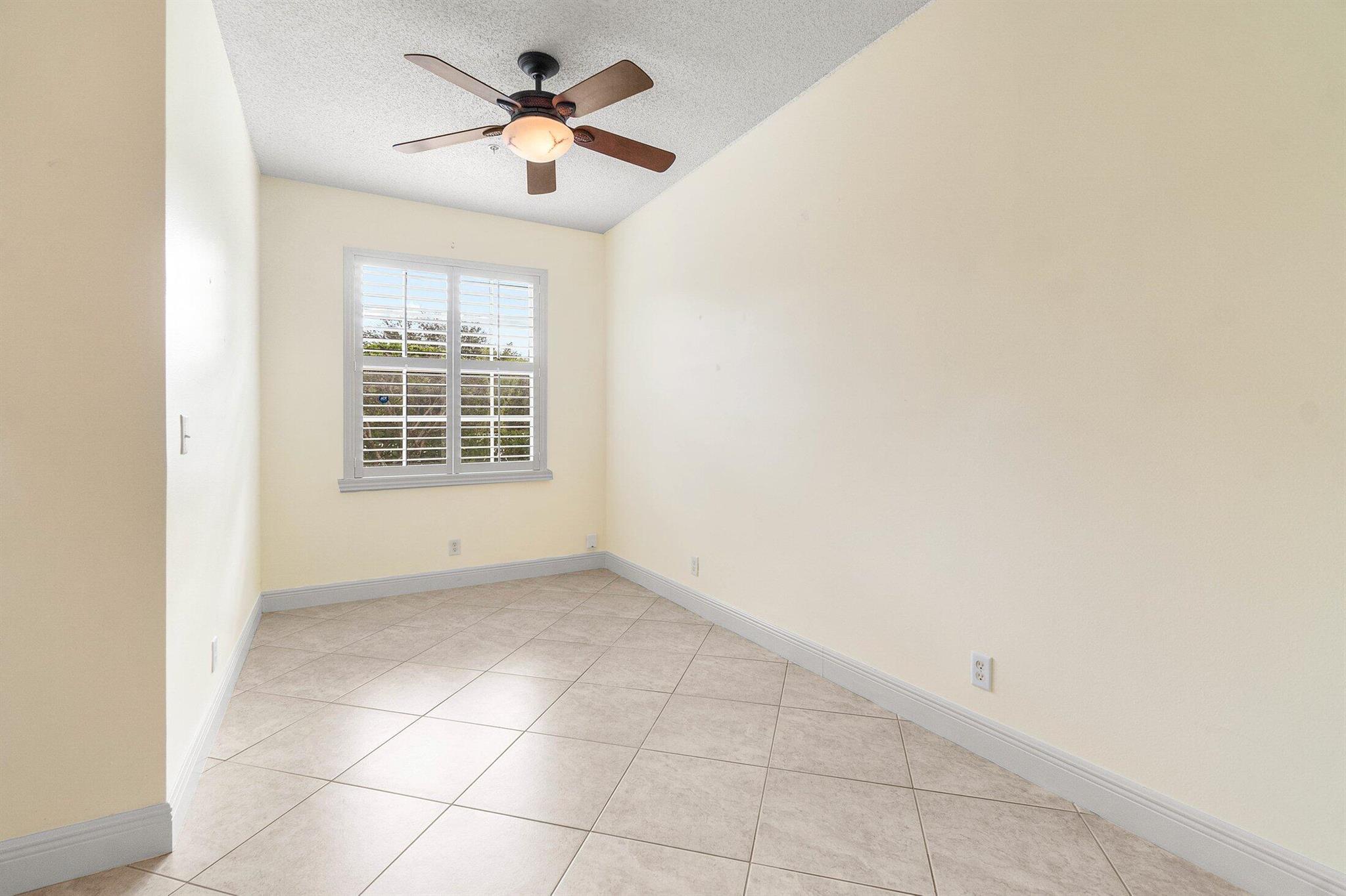 TEQUESTA TRACE CONDO - Residential