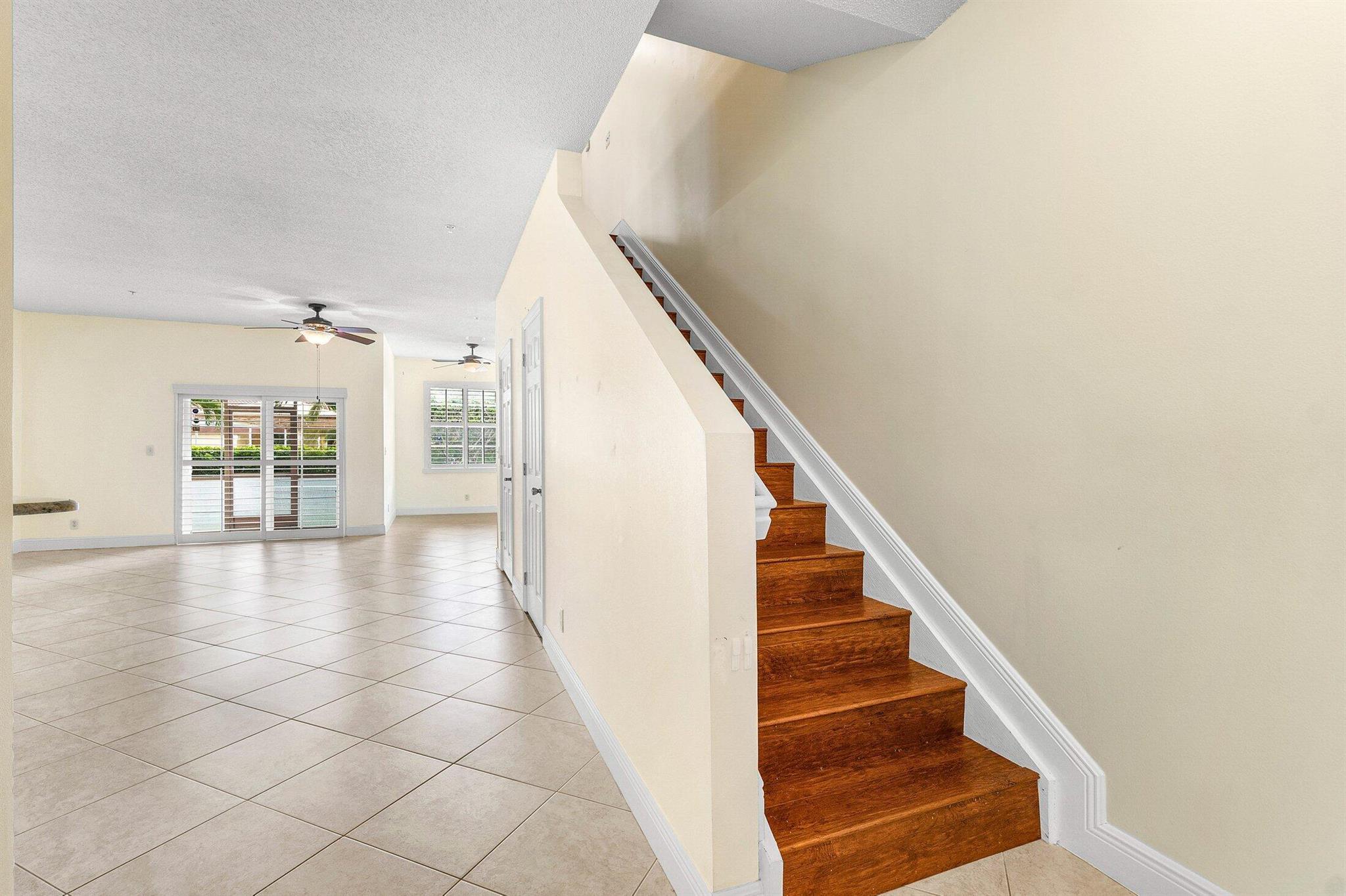 TEQUESTA TRACE CONDO - Residential
