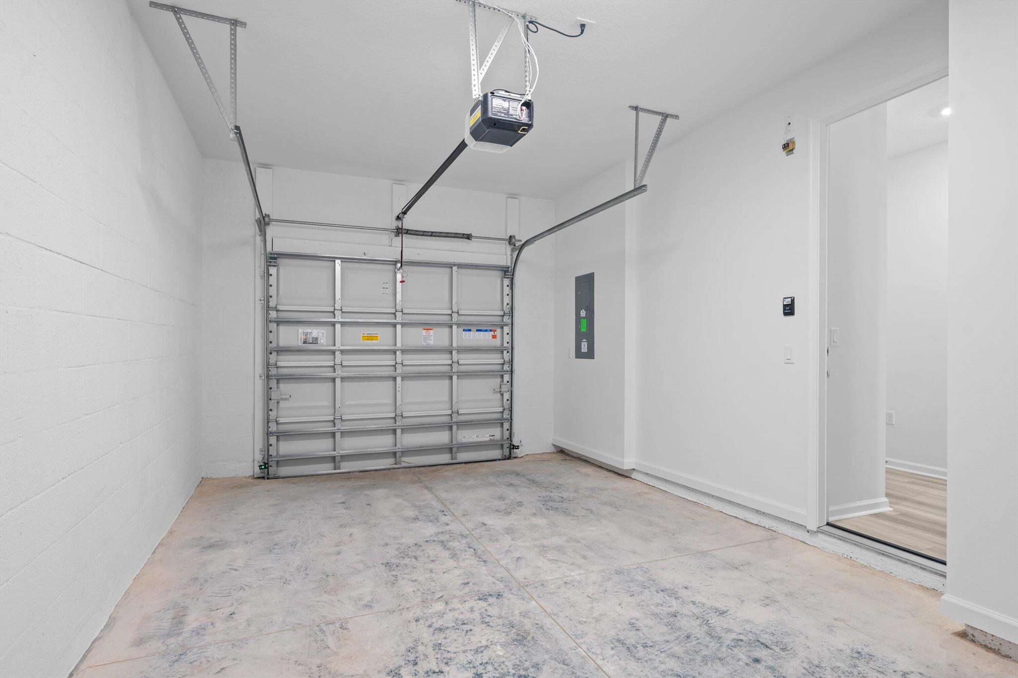 95 RIVERSIDE PUD PHASE IV - Residential Lease