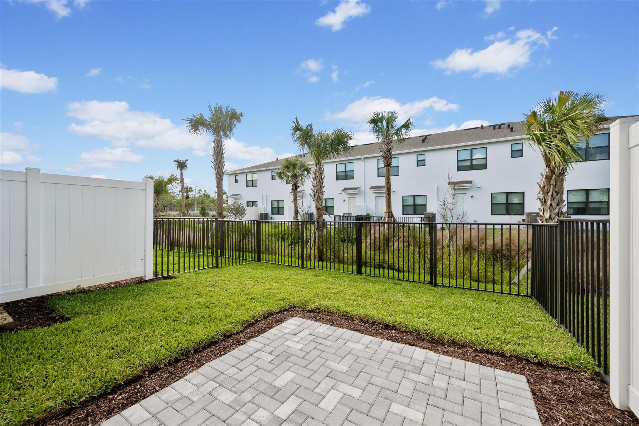 95 RIVERSIDE PUD PHASE IV - Residential Lease