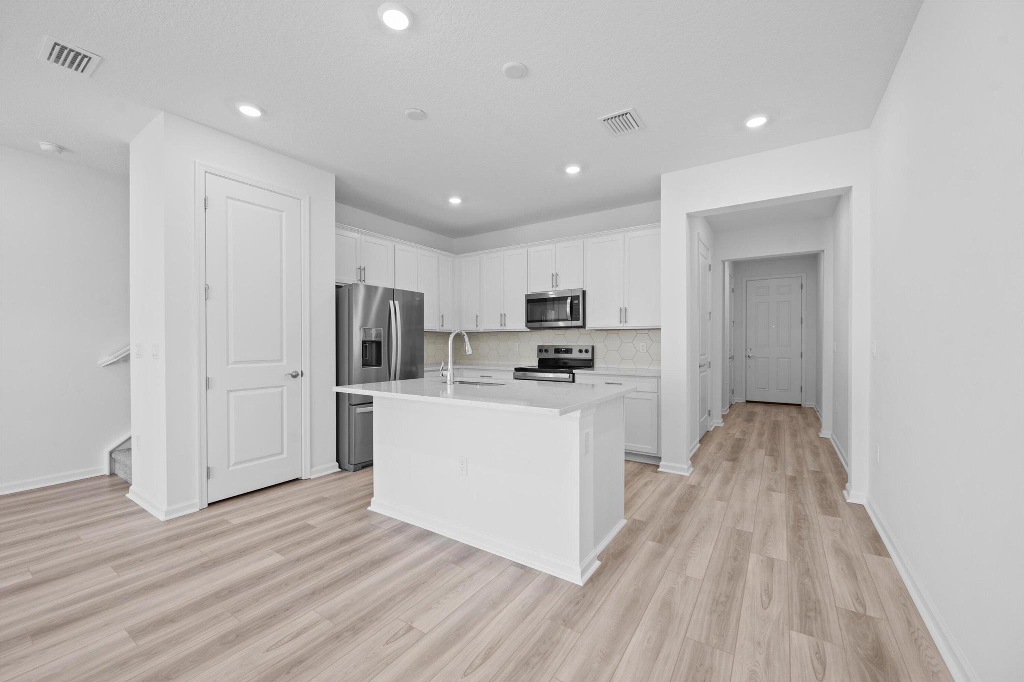 95 RIVERSIDE PUD PHASE IV - Residential Lease