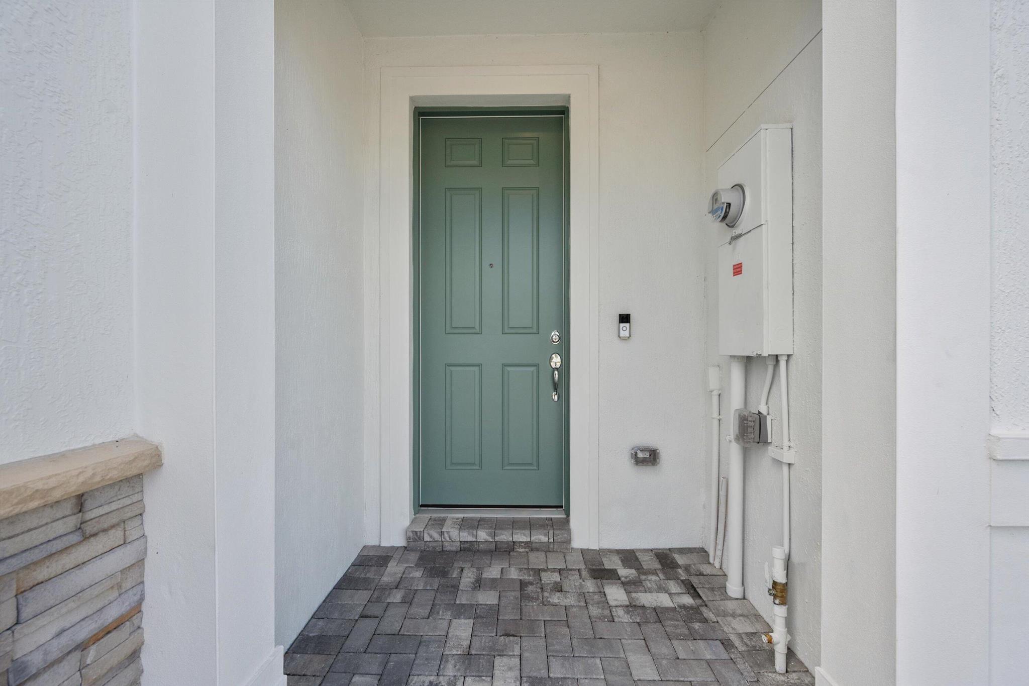 95 RIVERSIDE PUD PHASE IV - Residential Lease