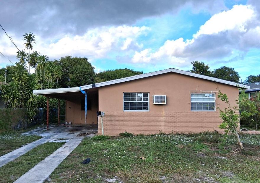 3/1 CBS Single Family Home with limitless possibilities!! ''Handyman Special'' in need of a total renovation. Spacious, fenced yard ideal for large gatherings. Fruit trees AND a patio.. Quiet neighborhood, close to I-95, the beach, shops & more!! Call TODAY to schedule a showing!