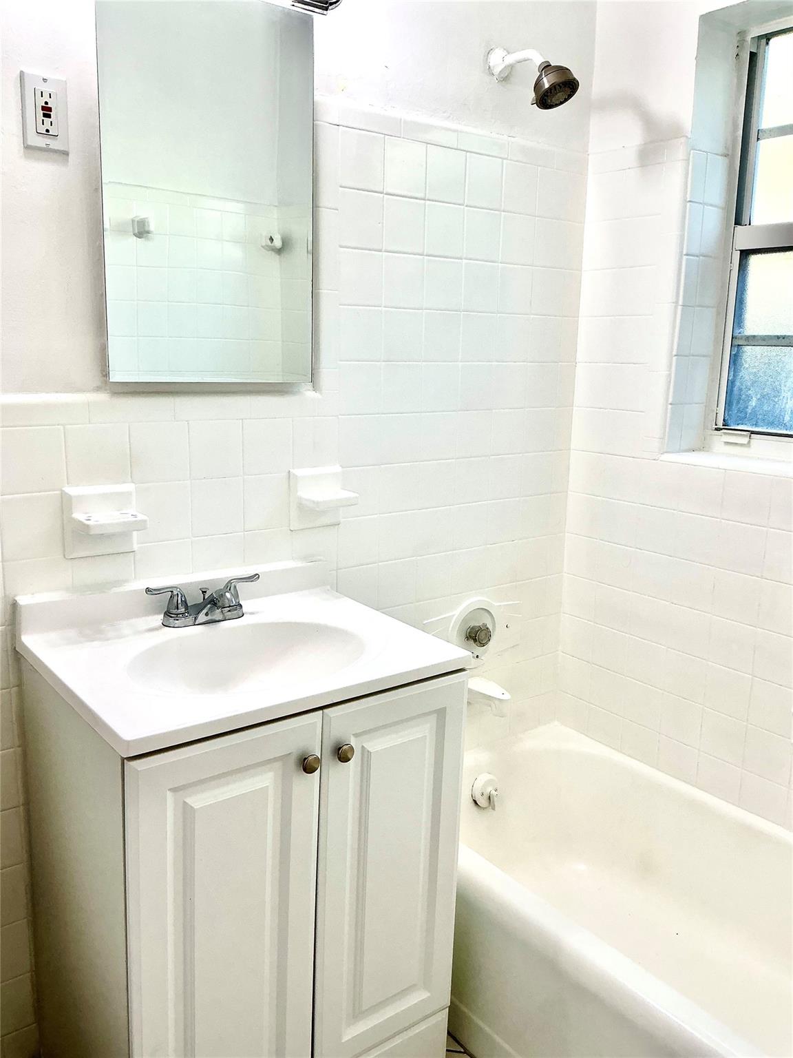 Progresso 2-18 D - Residential Lease