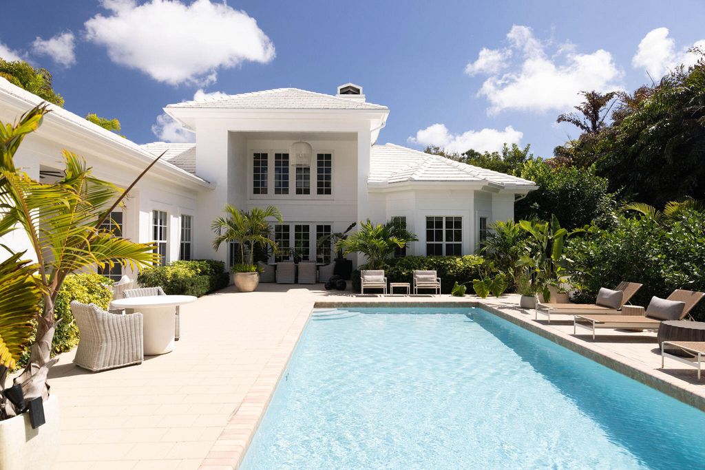 Photo of 3298 Greenway Dr, Jupiter, FL 33458 (MLS # B26000406)