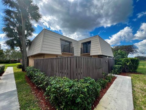 6207 62nd Way West Palm Beach FL 33409