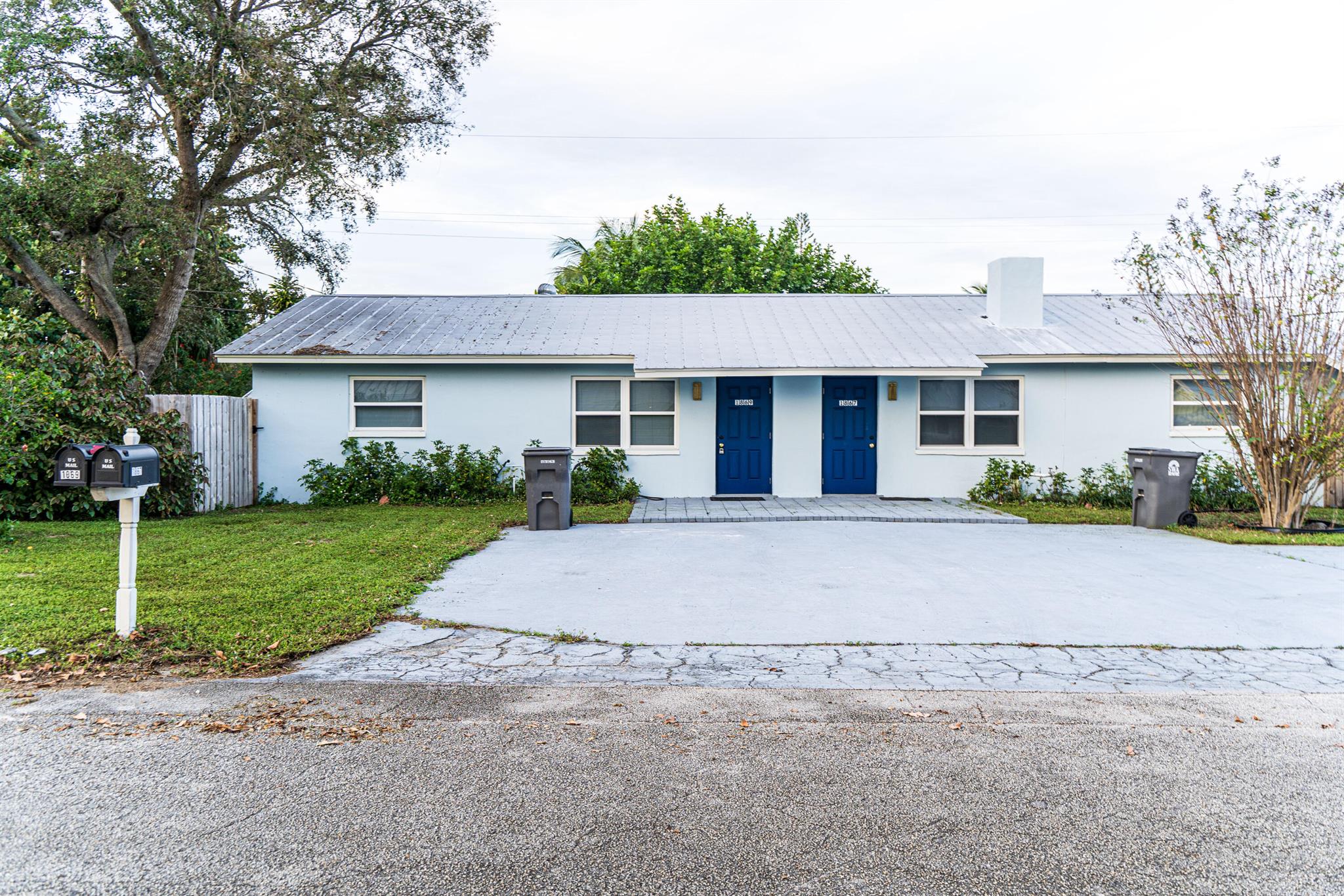 4-42-43, W 117 FT OF ELY - Residential Lease