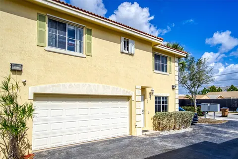 180 SE 2nd St Unit 180, Deerfield Beach, FL MLS: F10502585