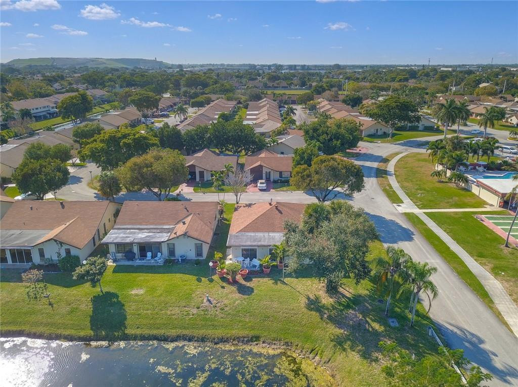 The Meadows Of Crystal La - Residential