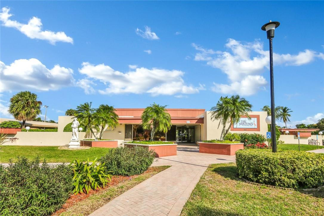 The Meadows Of Crystal La - Residential