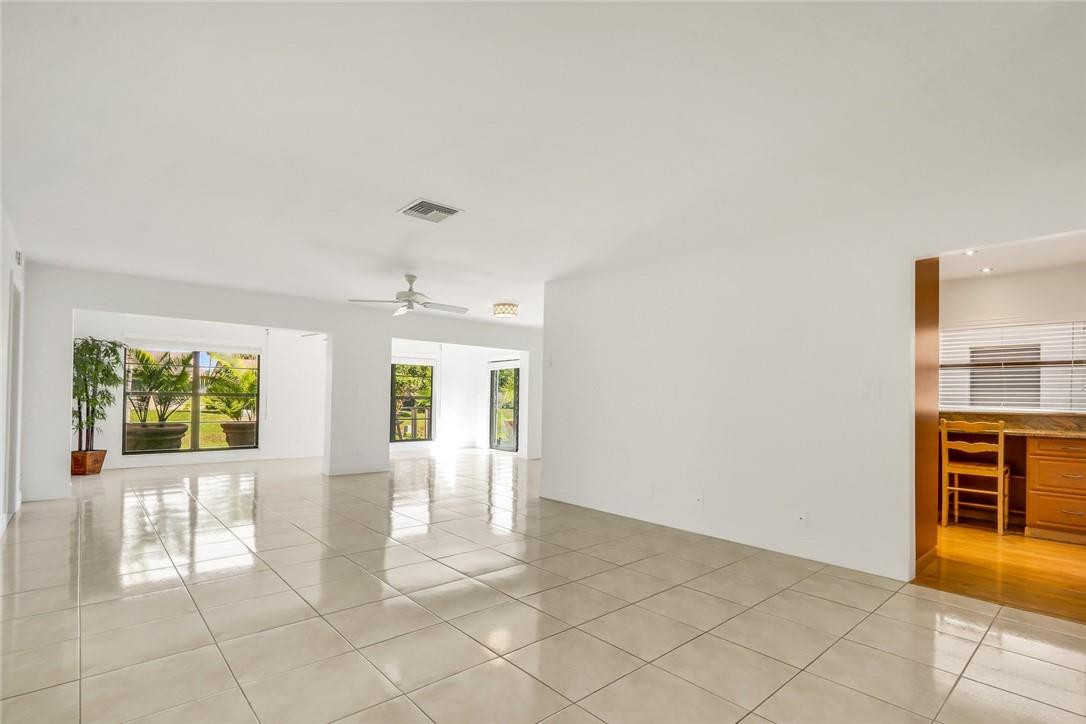 The Meadows Of Crystal La - Residential