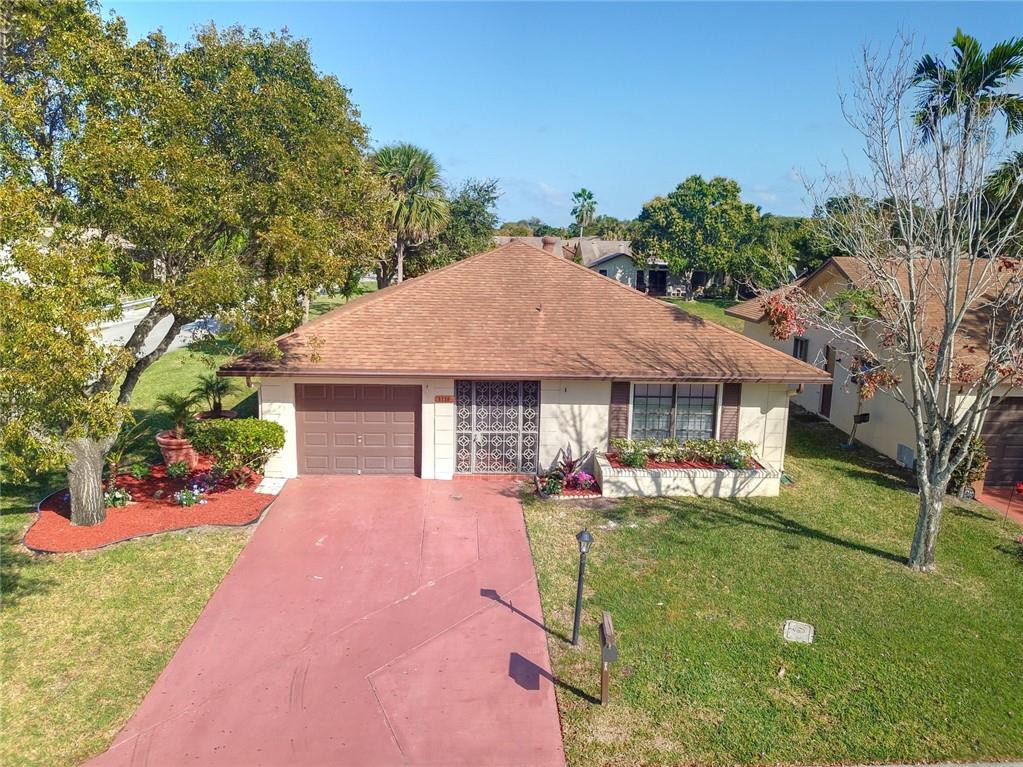 The Meadows Of Crystal La - Residential