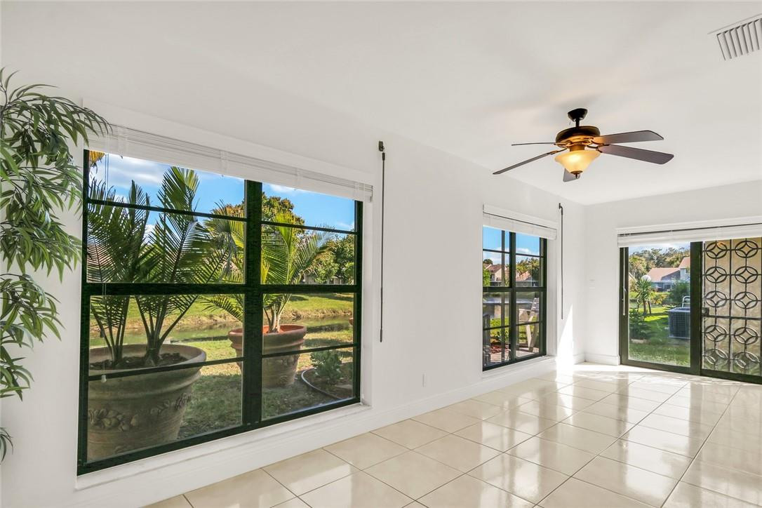 The Meadows Of Crystal La - Residential