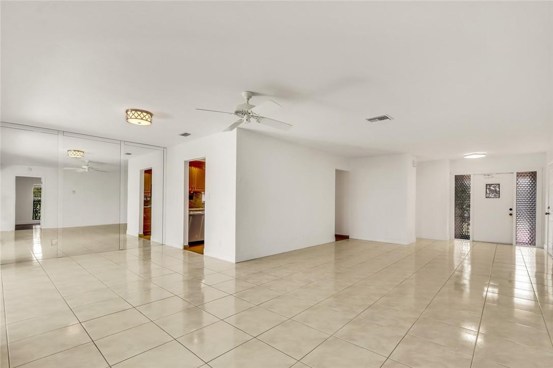 The Meadows Of Crystal La - Residential