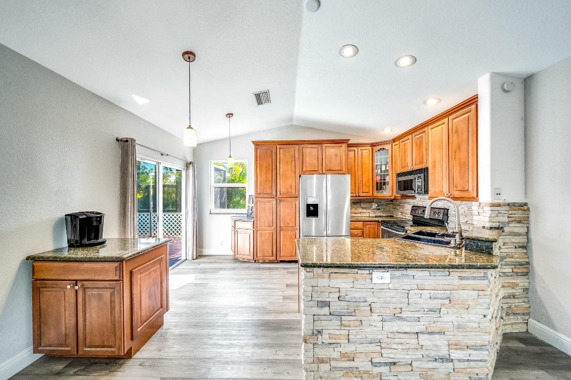 BEACHWOOD HEIGHTS - Residential