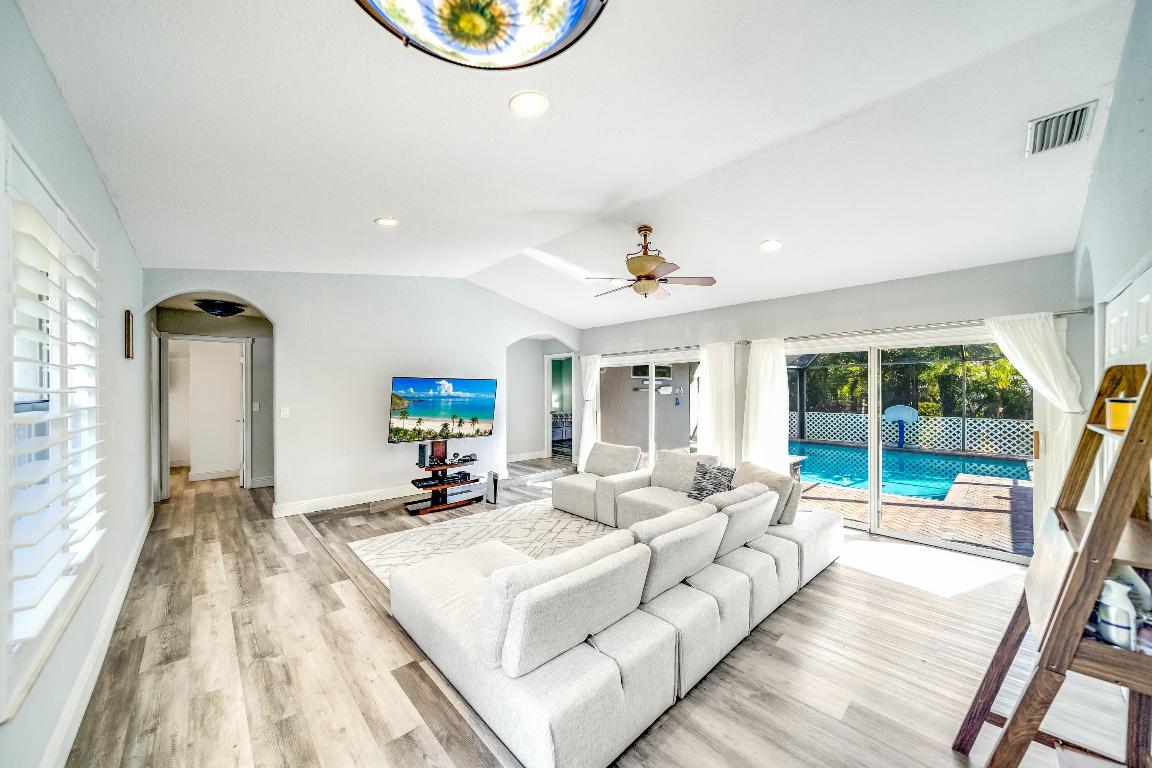 BEACHWOOD HEIGHTS - Residential