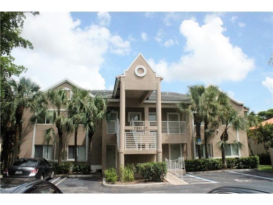 BEAUTIFUL 3/2 CONDO IN THE HEART OF CORAL SPRINGS, TOTALY RENOVATED WITH A NEW KITCHEN AND VANITIES. CLOSE TO ALL SHOPPING, MAJOR HIGHWAYS, MOVIE THEATER AND RESTAURANTS. GREAT LOCATION AND QUITE NEIGHBORHOOD. NO ASSOCIATION APPROVAL REQUIRED AND RAPID APPROVAL.