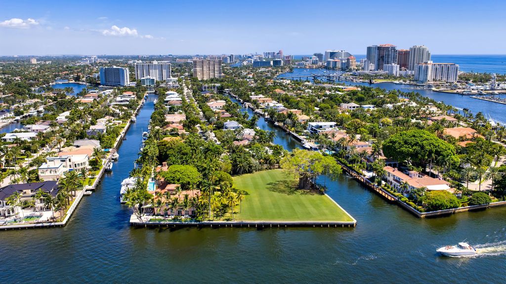 Photo of 1000 Riviera Isle Drive, Fort Lauderdale, FL 33301 (MLS # B26042914)
