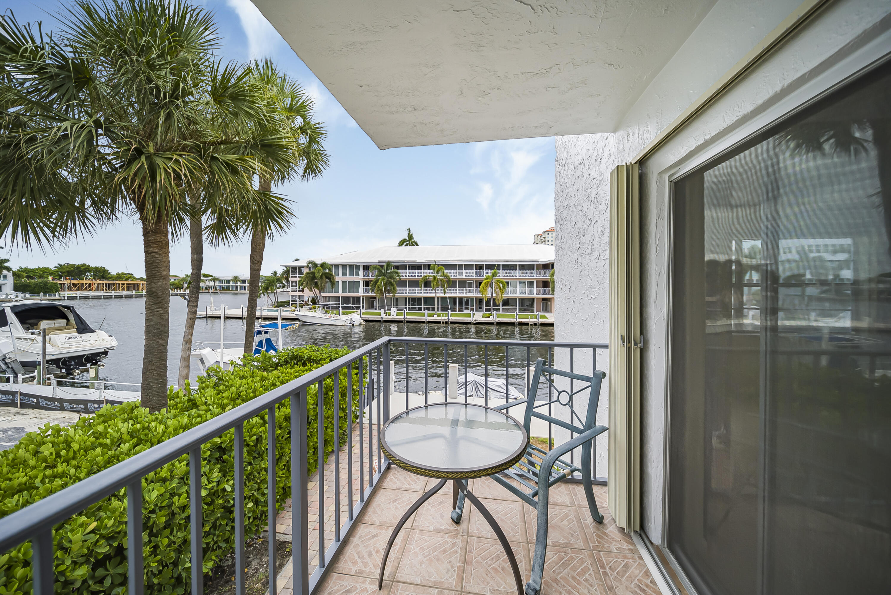 3105 NE 28th Street 2b, Fort Lauderdale, FL, 33308/$270,000 3 3105 NE 28th Street 2b