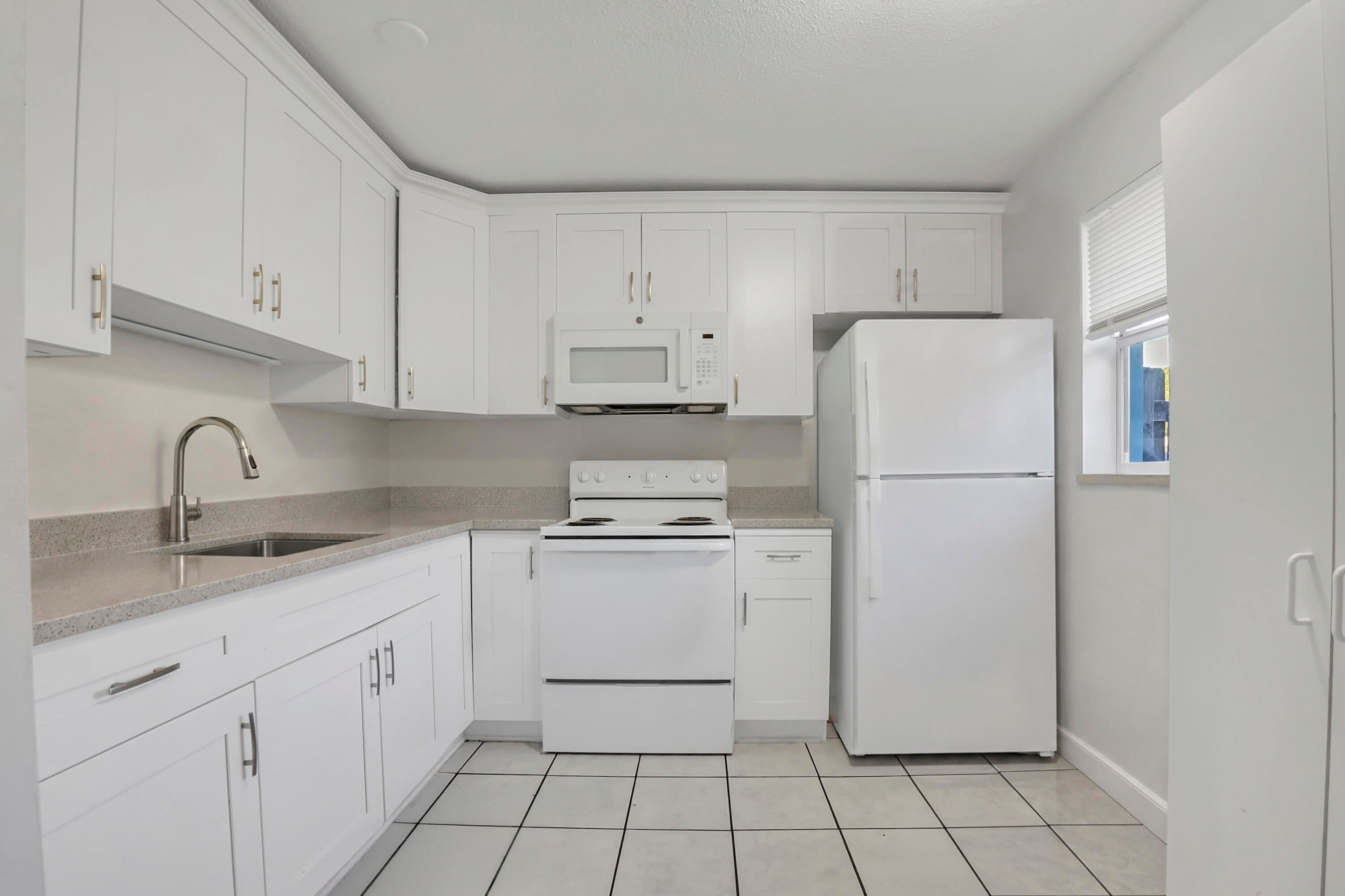 512 Holly Drive 1