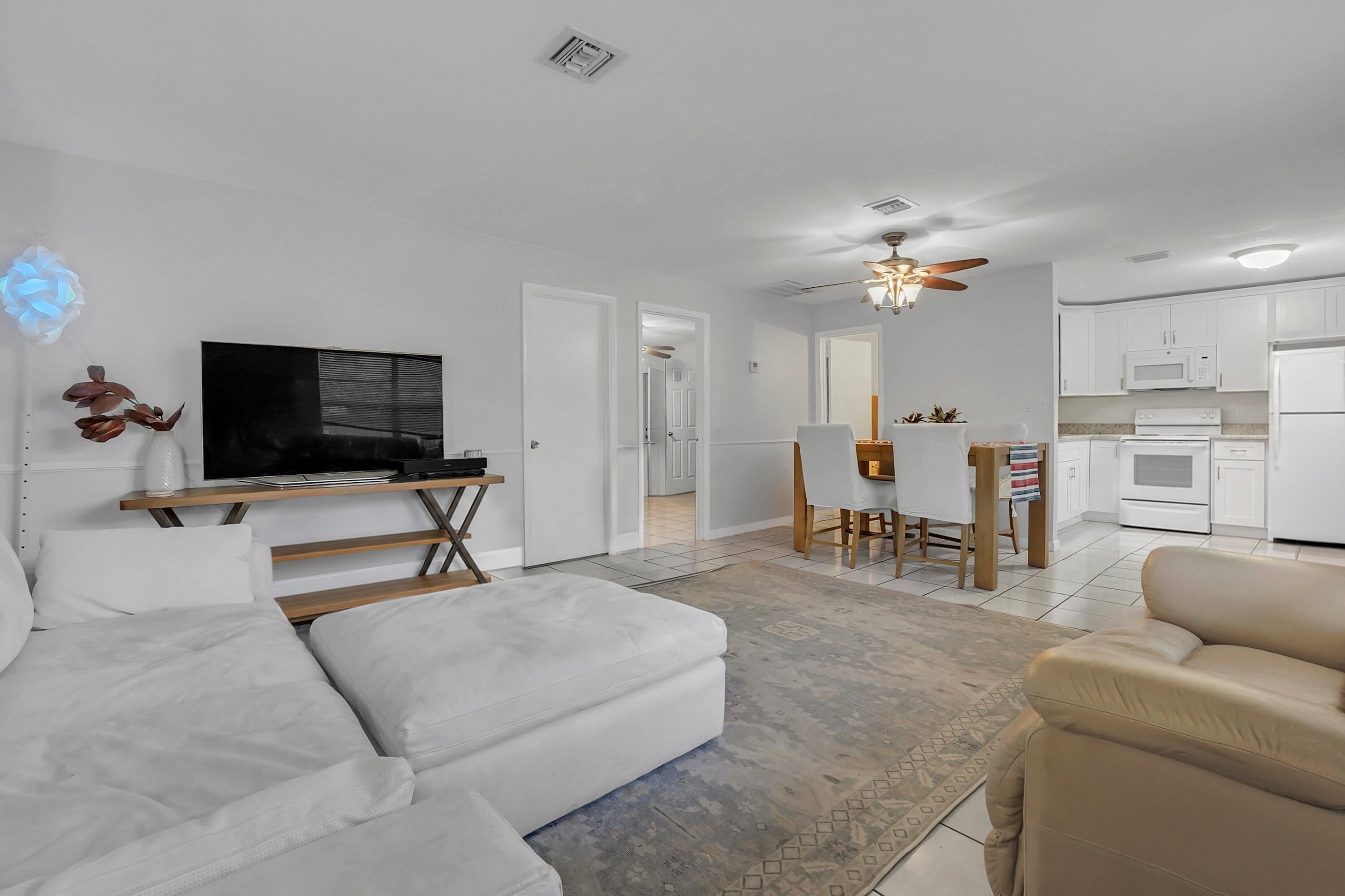 512 Holly Drive 1