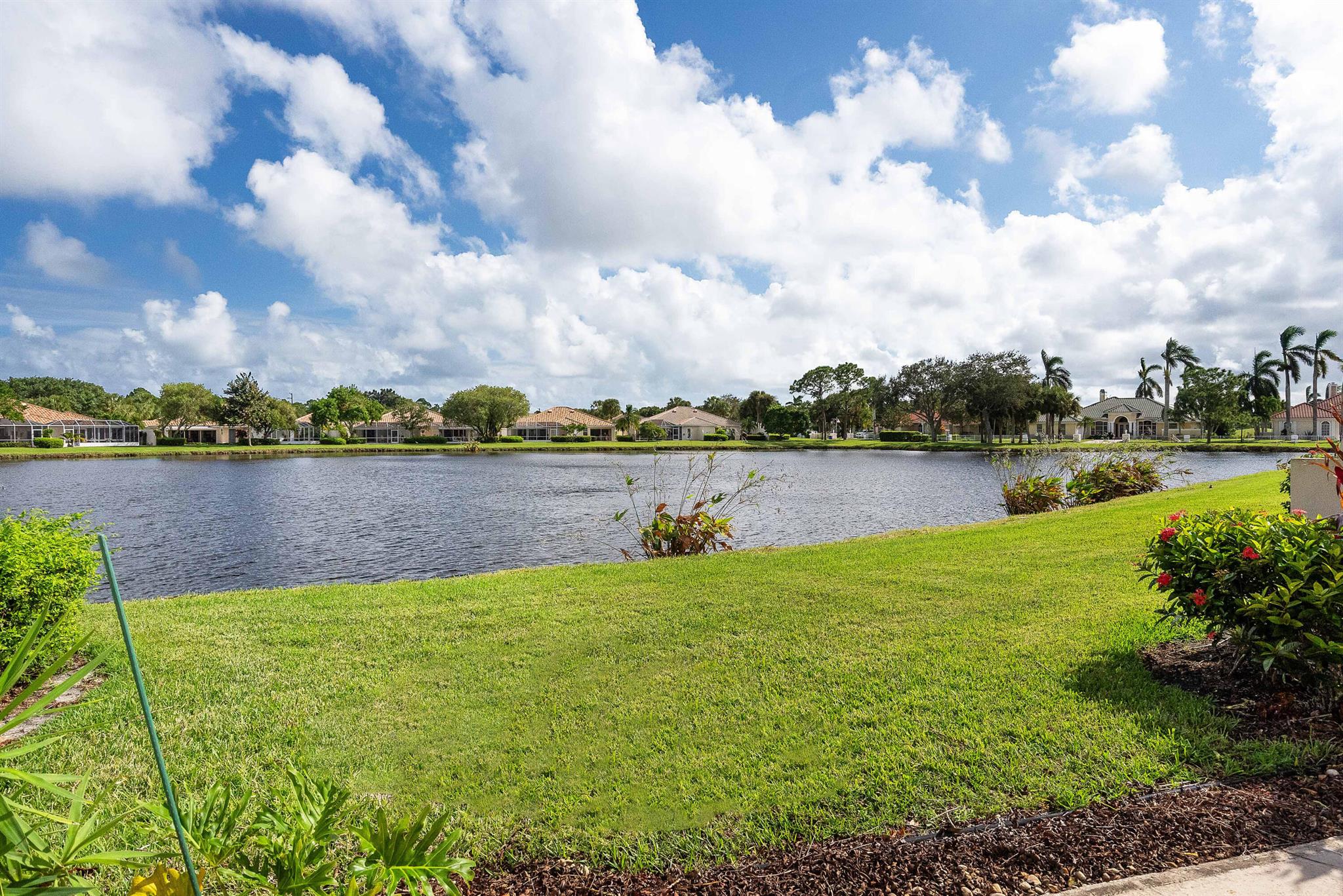 DOUBLE TREE - Residential