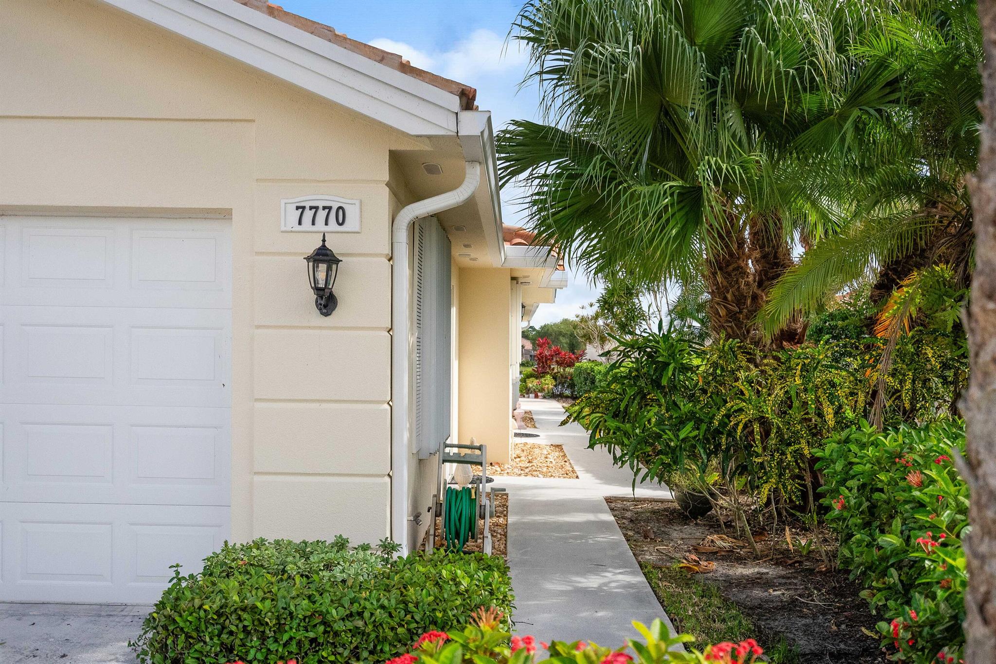 DOUBLE TREE - Residential