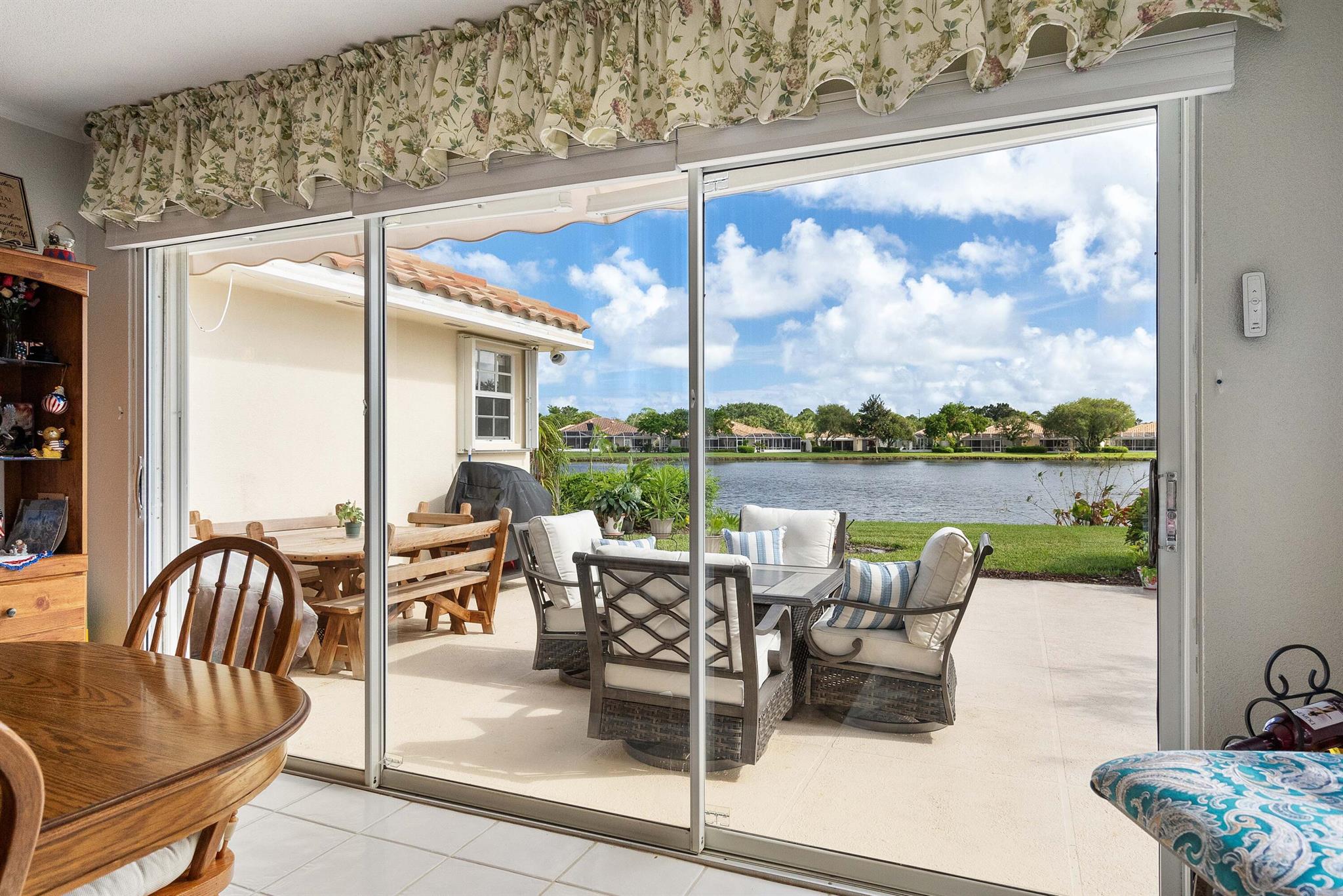 DOUBLE TREE - Residential