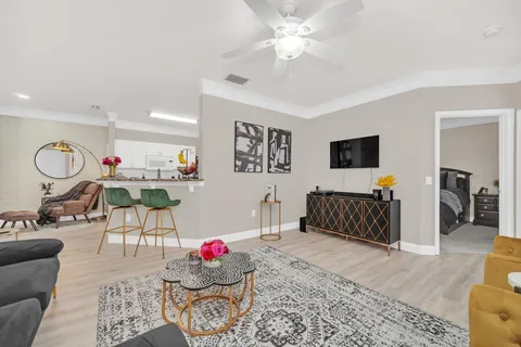 19935 Villa Isle Drive Unit 208, Orlando, FL MLS: R10962617